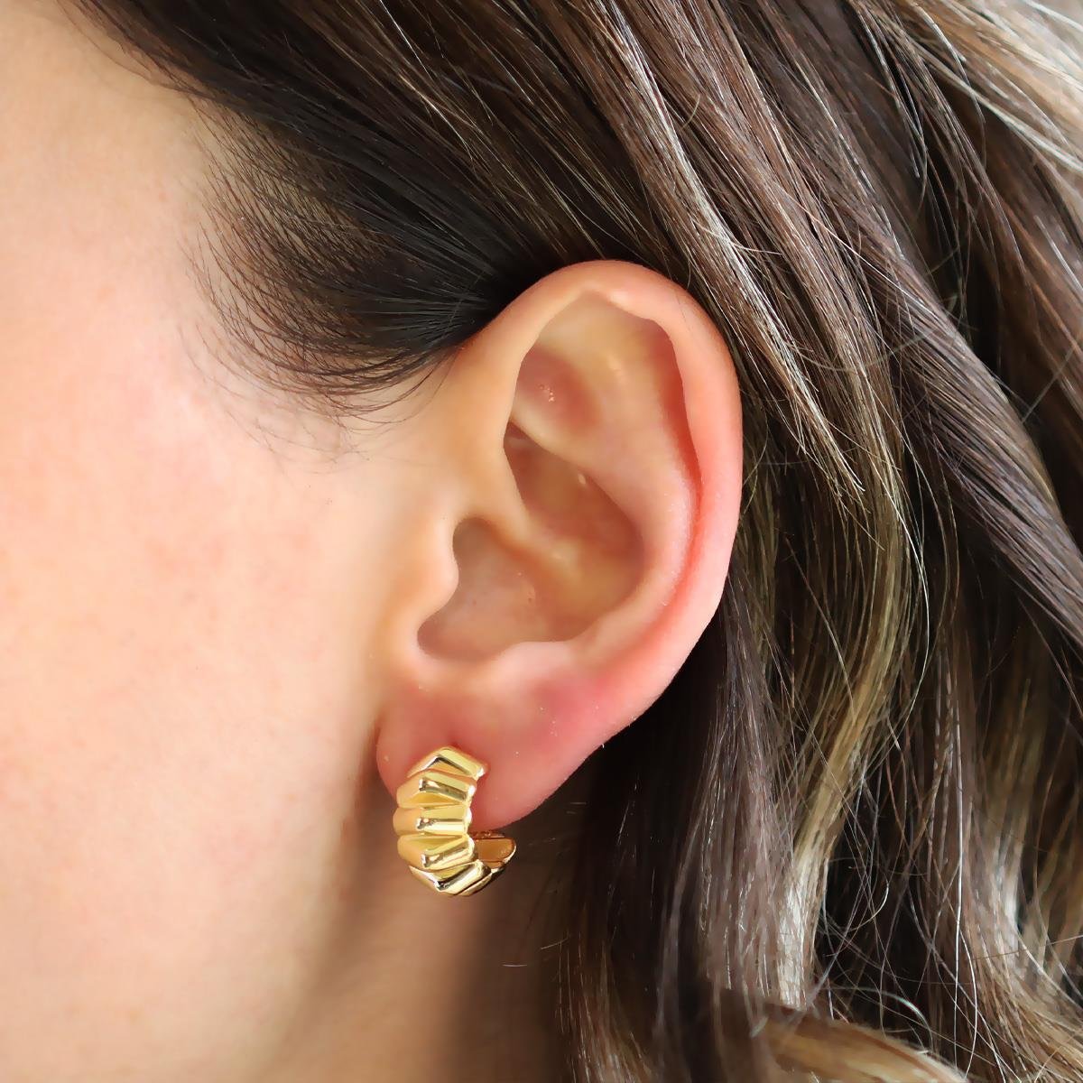 Trend Bombeli Gümüş Küpe