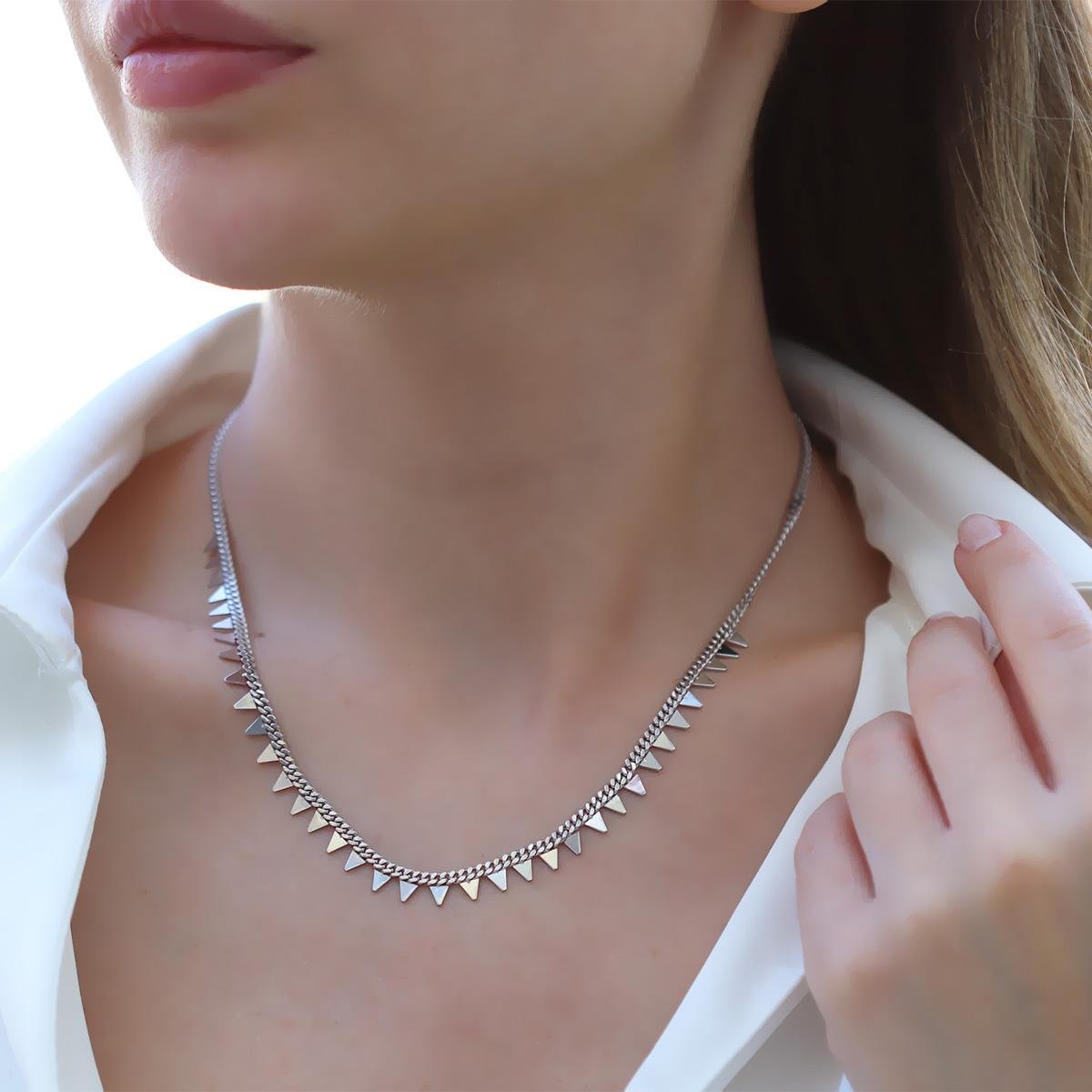 Üçgen Trend Pul Gümüş Kolye