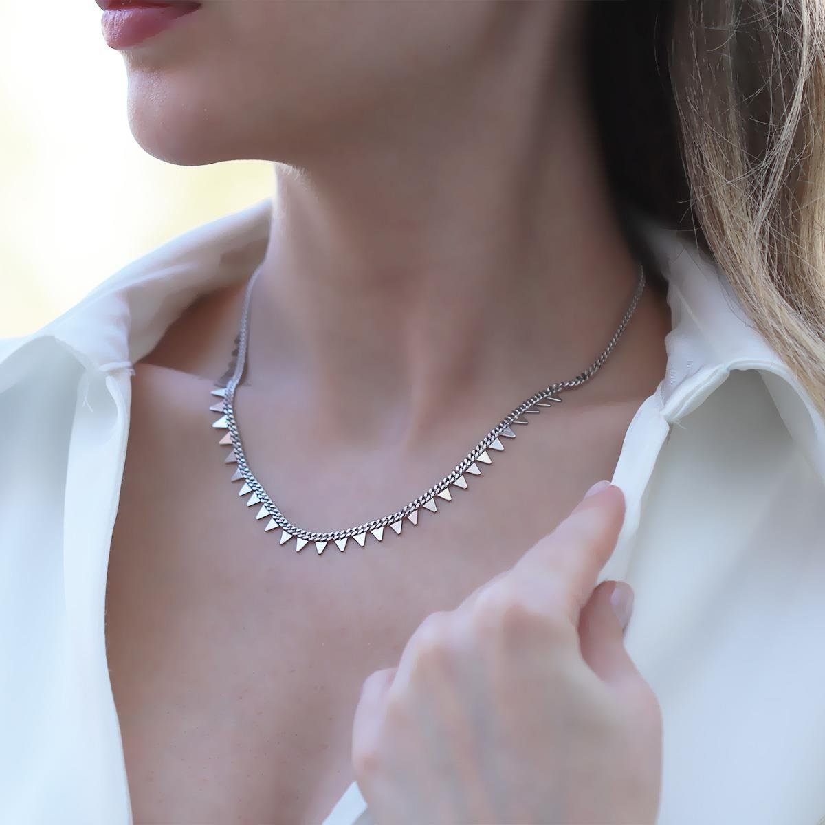 Üçgen Trend Pul Gümüş Kolye