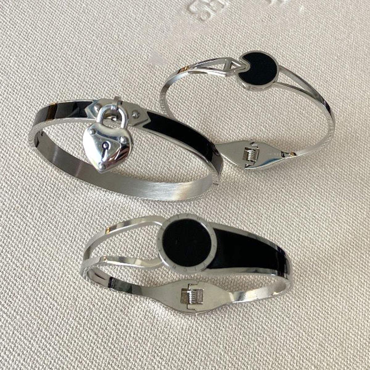 Üçlü Siyah Mineli Çelik Kelepçe