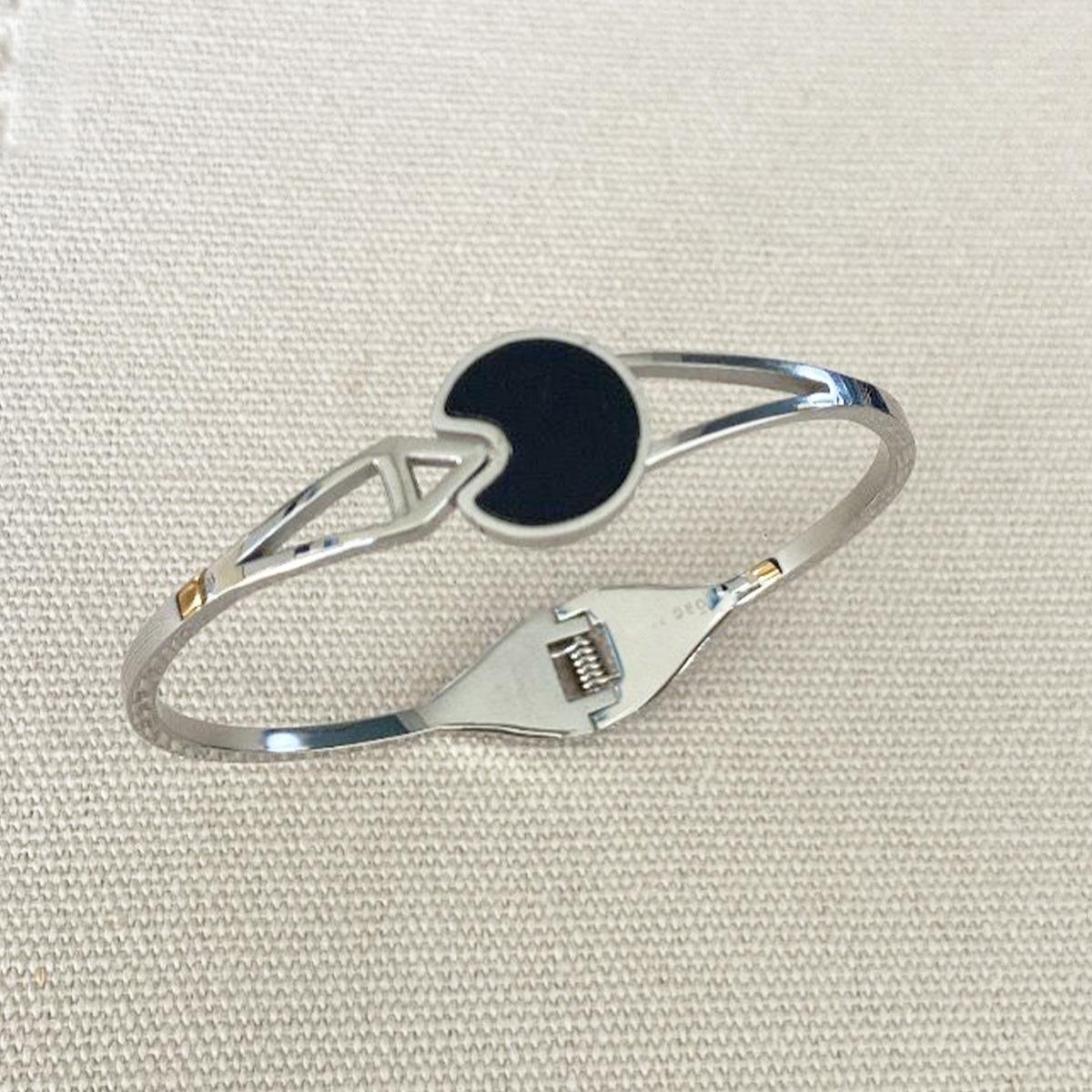 Üçlü Siyah Mineli Çelik Kelepçe