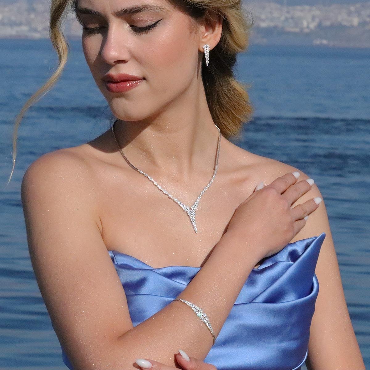 Yaprak Modeli Taşlı Starlight Diamond Gümüş Set