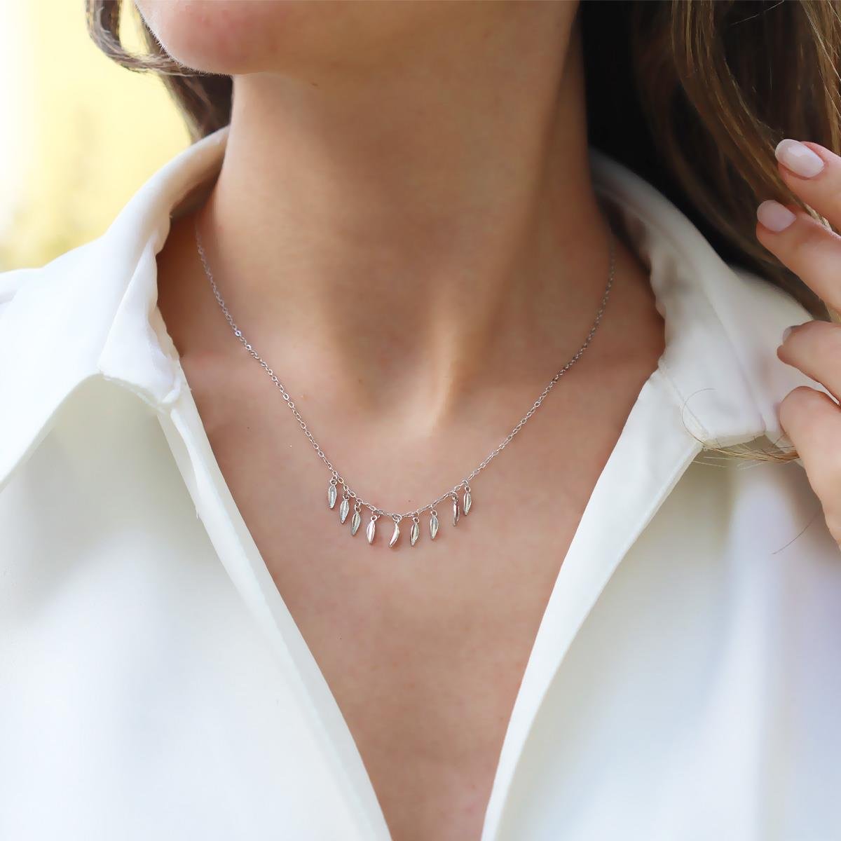 Yaprak Sallantılı Gümüş Kolye