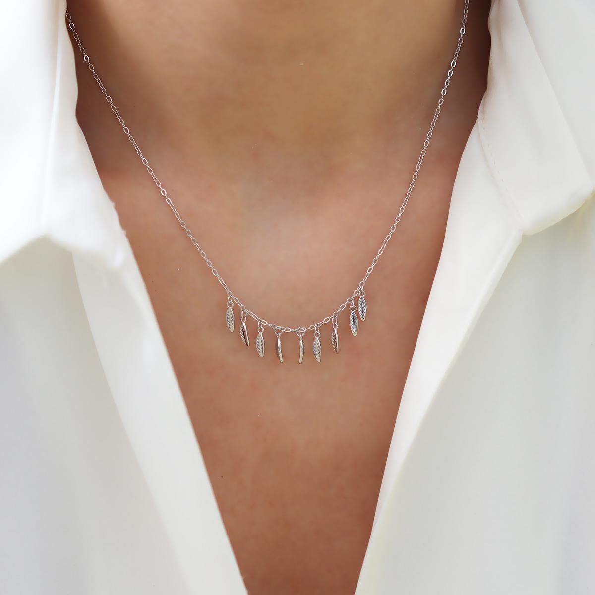 Yaprak Sallantılı Gümüş Kolye