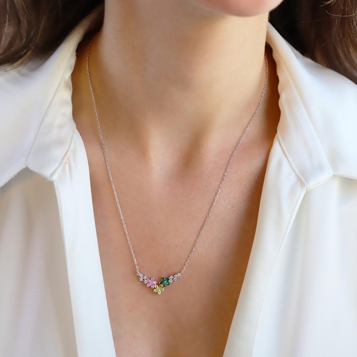 Yasemin Çiçekği Renkli Zirkon Taşlı Gümüş Kolye