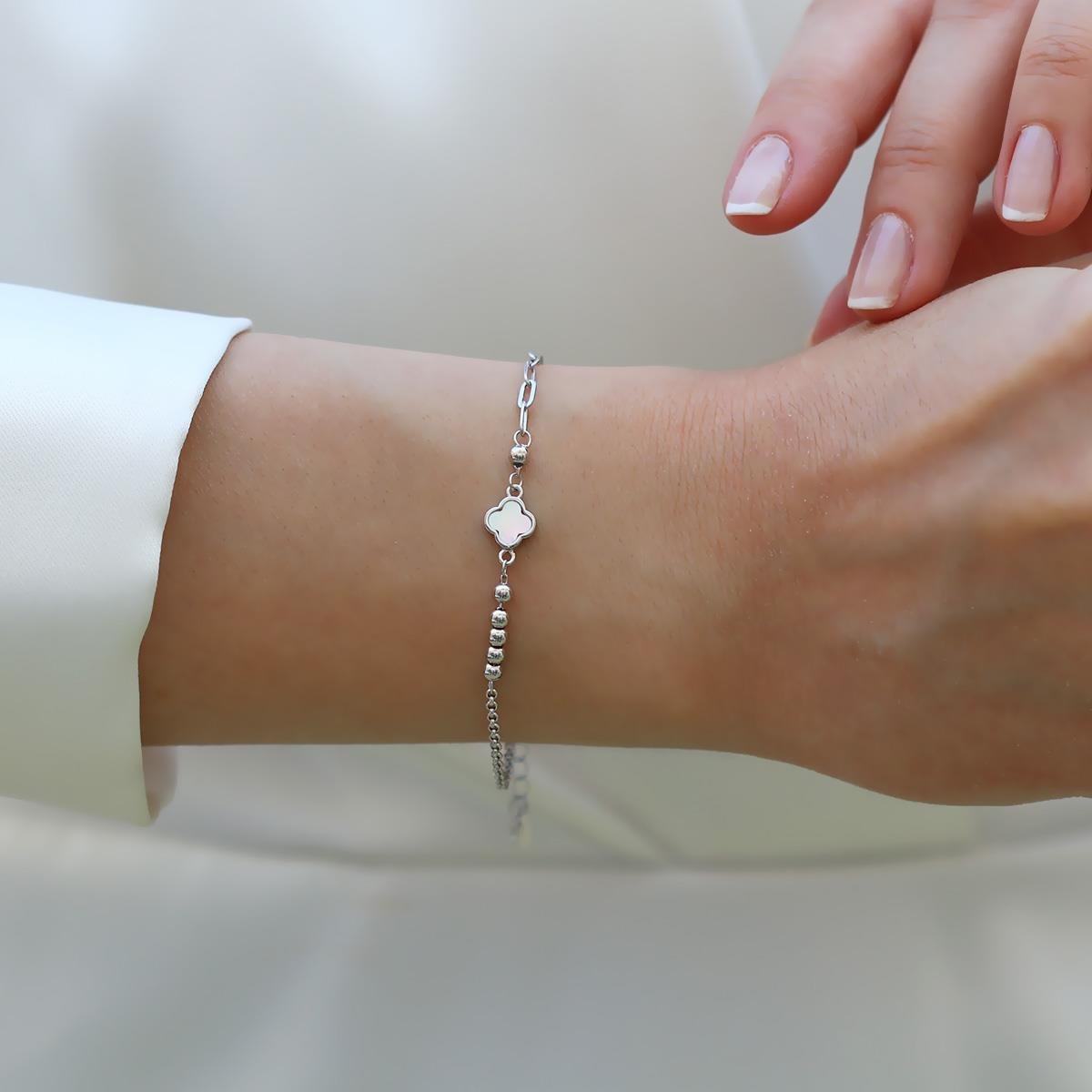 Yonca Sedefli Trend Gümüş Bileklik