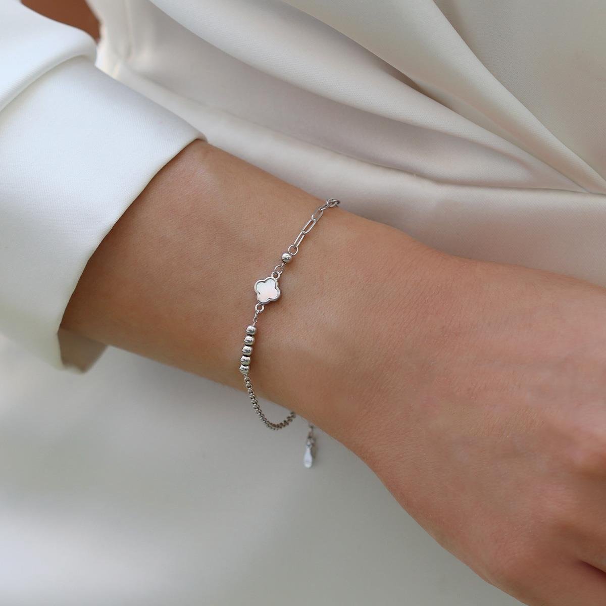 Yonca Sedefli Trend Gümüş Bileklik