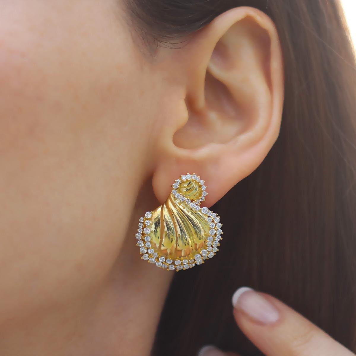 Zirkon Taşlı Gold İstiridye Gümüş Küpe