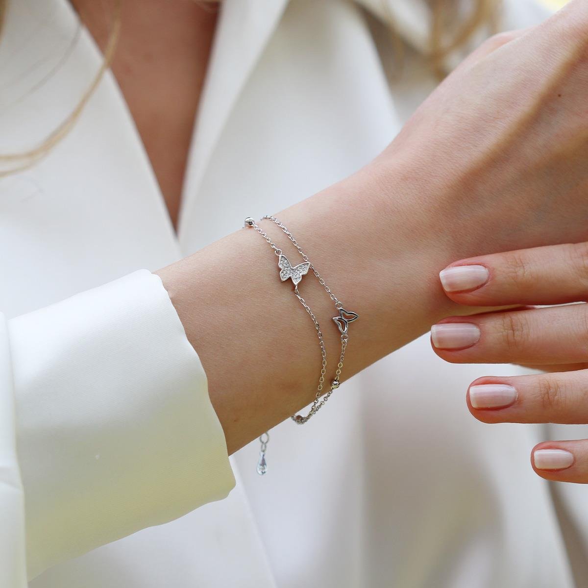 Zirkon Taşlı Kelebek Modeli Gümüş Bileklik