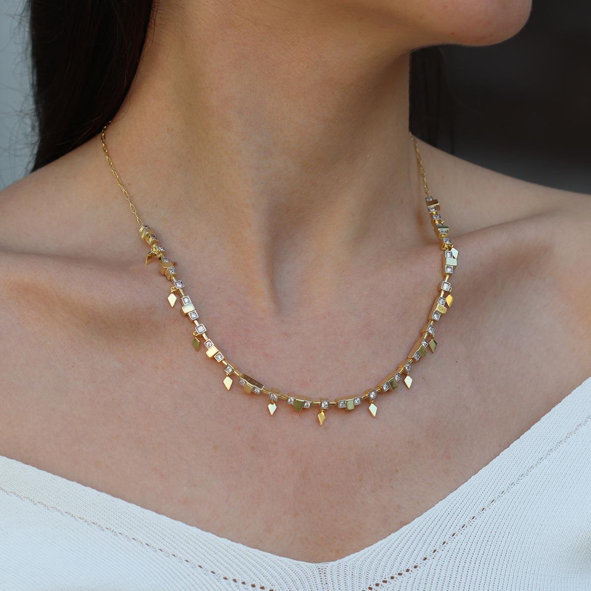 Zirkon Taşlı Küp Trend Gold Gümüş Kolye