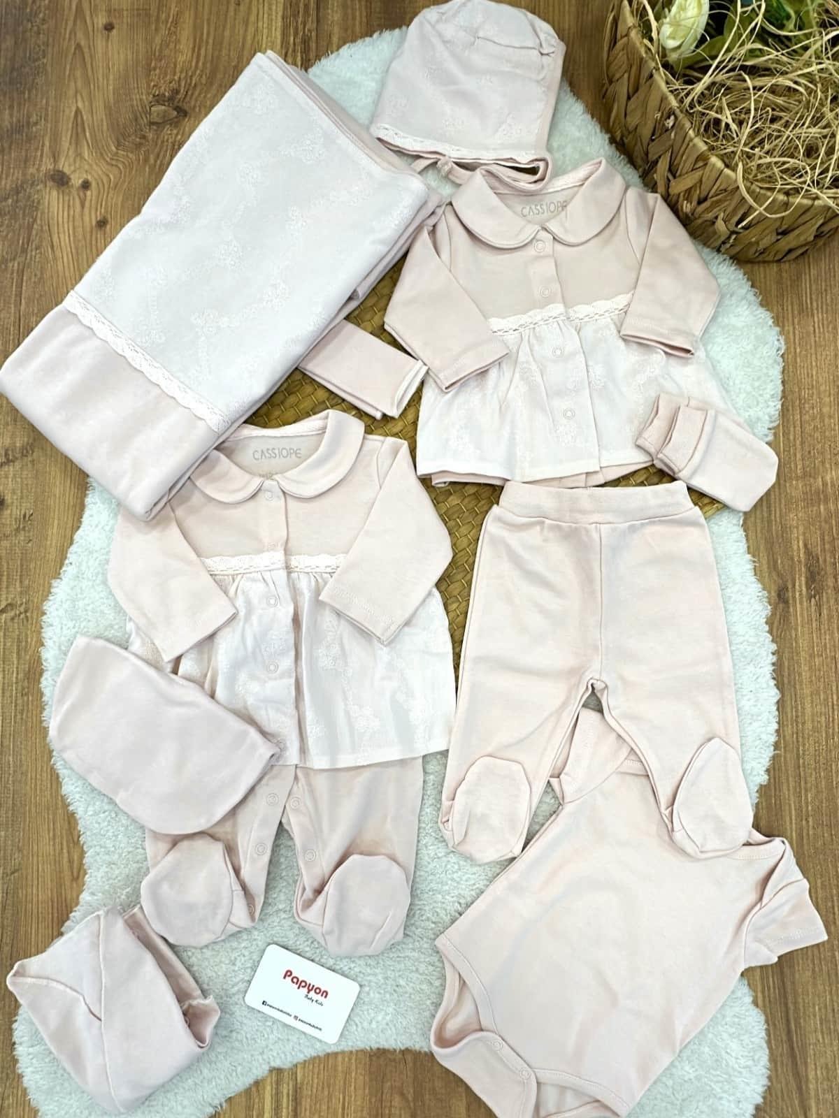 Kız Bebek Hastane Çıkışı & Zıbın Set