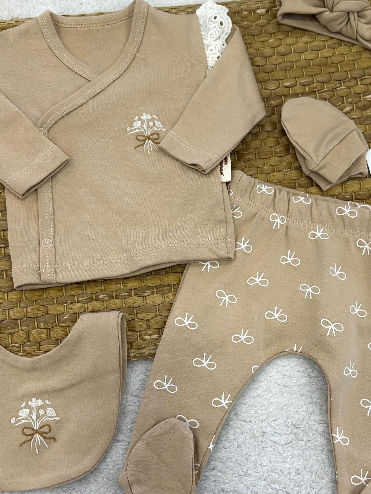 Kız Bebek Hastane Çıkışı & Zıbın Set