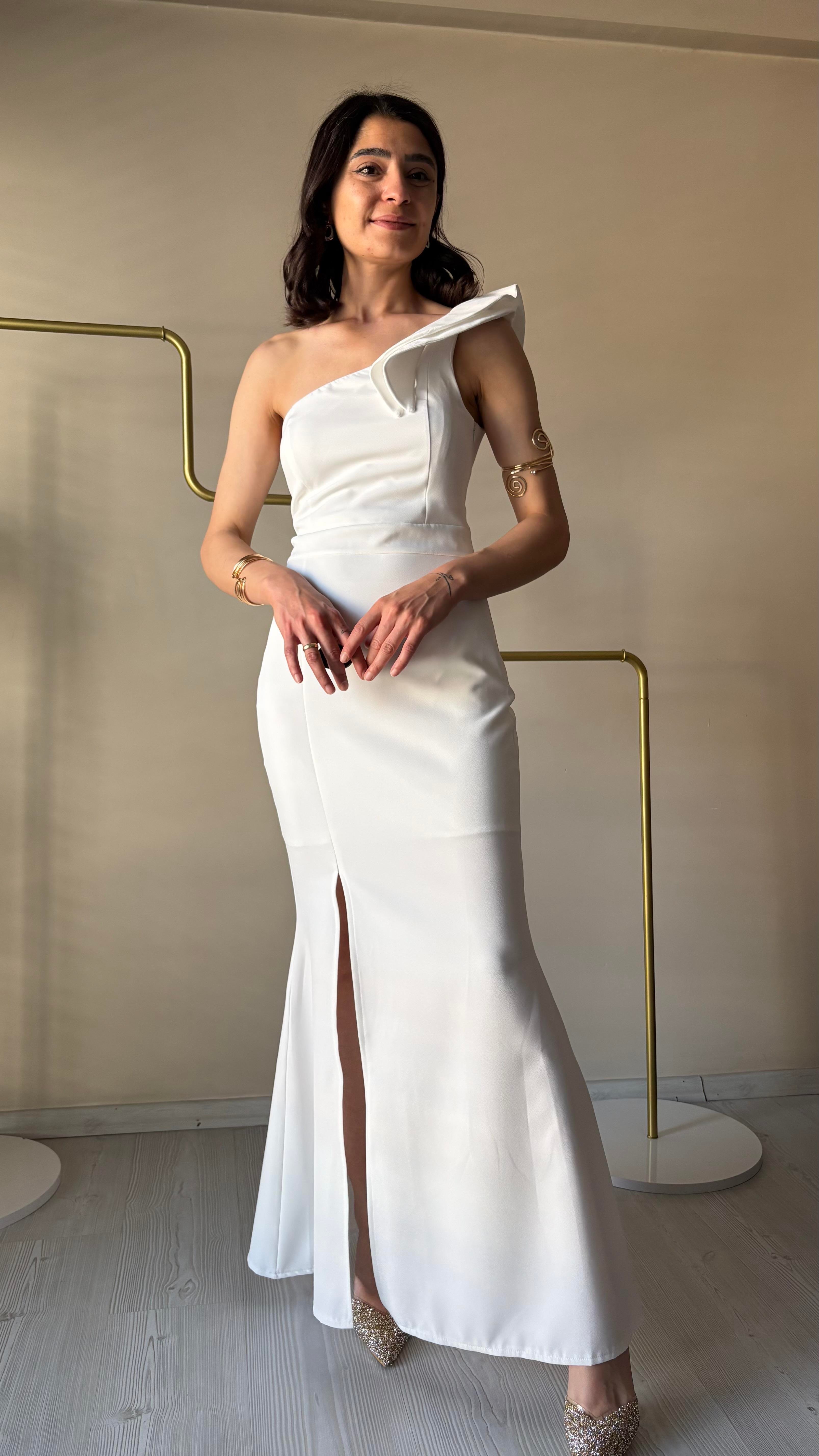 Beyaz Tek Omuz Elbise