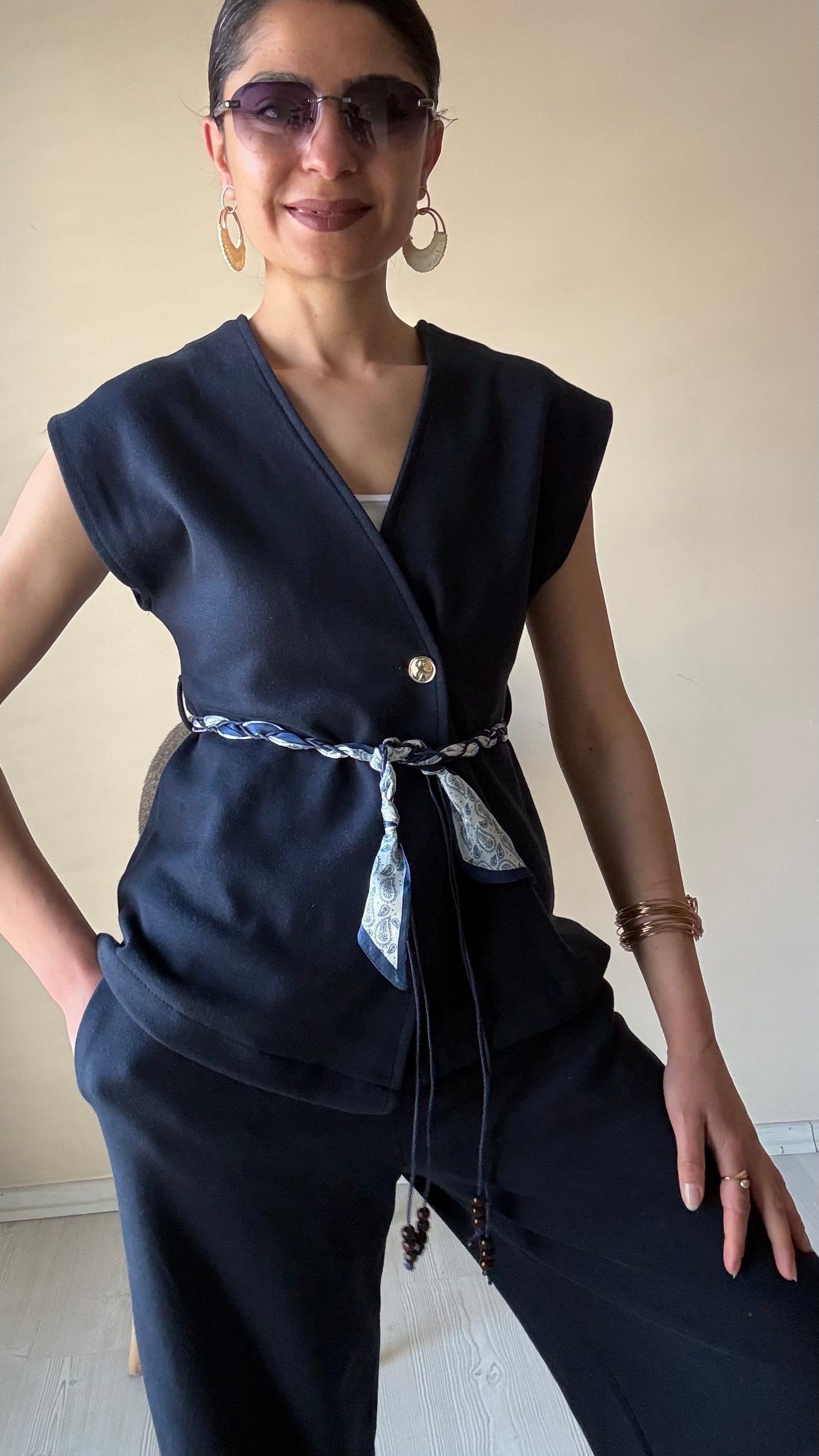 Denim Efekt Aksesuarlı Yelek Pantolon Takım