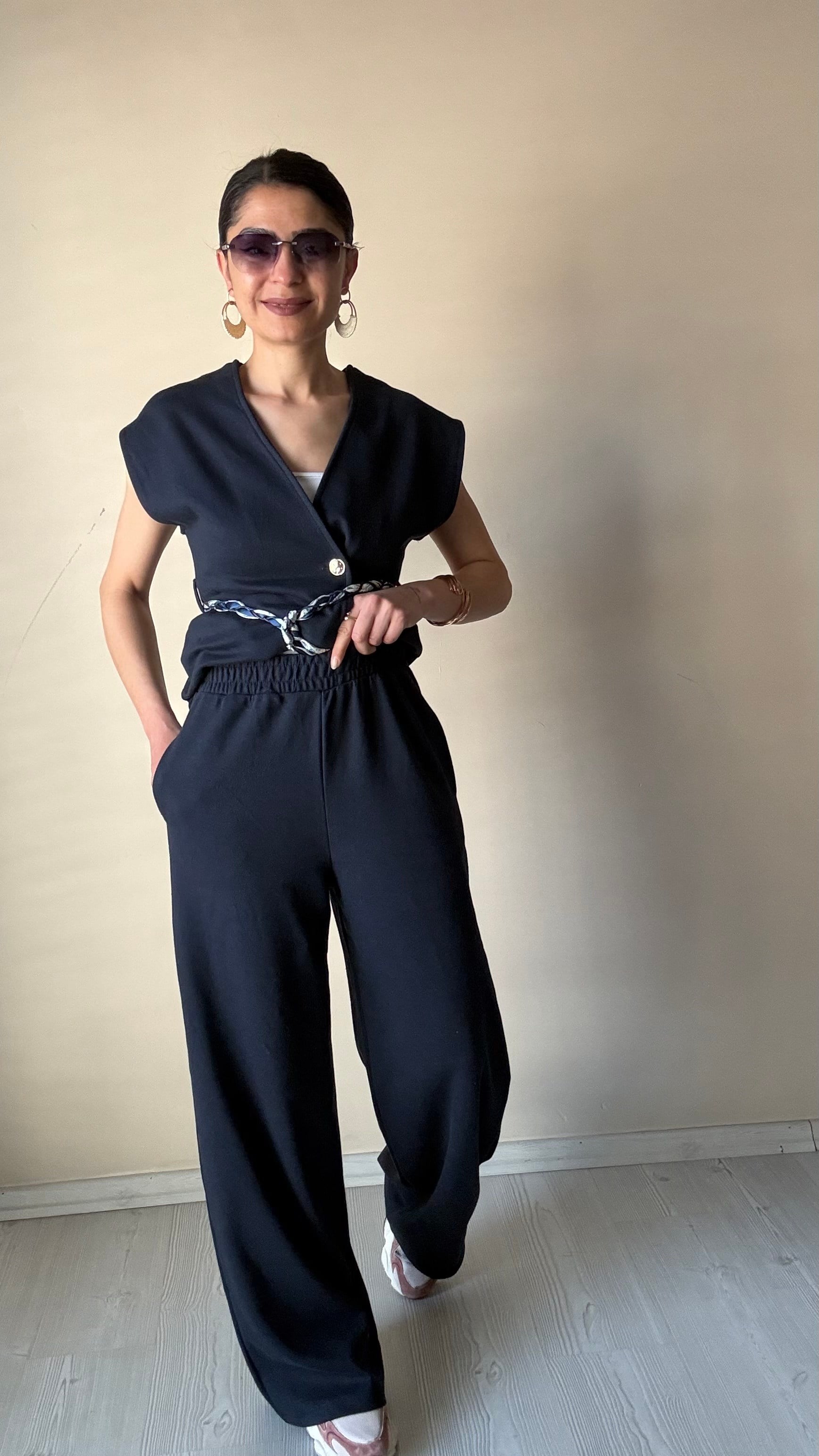Denim Efekt Aksesuarlı Yelek Pantolon Takım