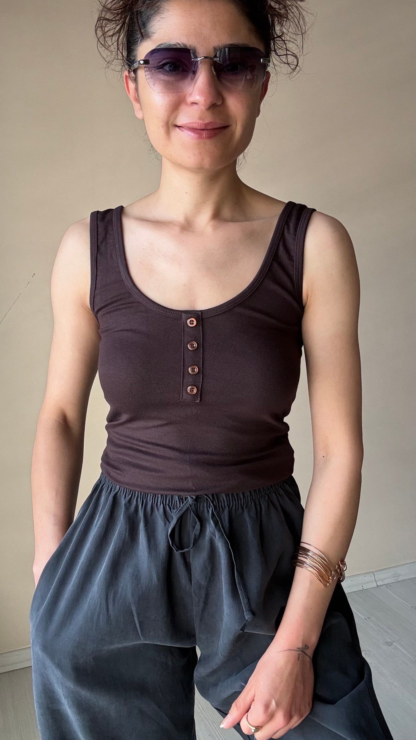 MD Düğme Detay Kolsuz Likralı Body