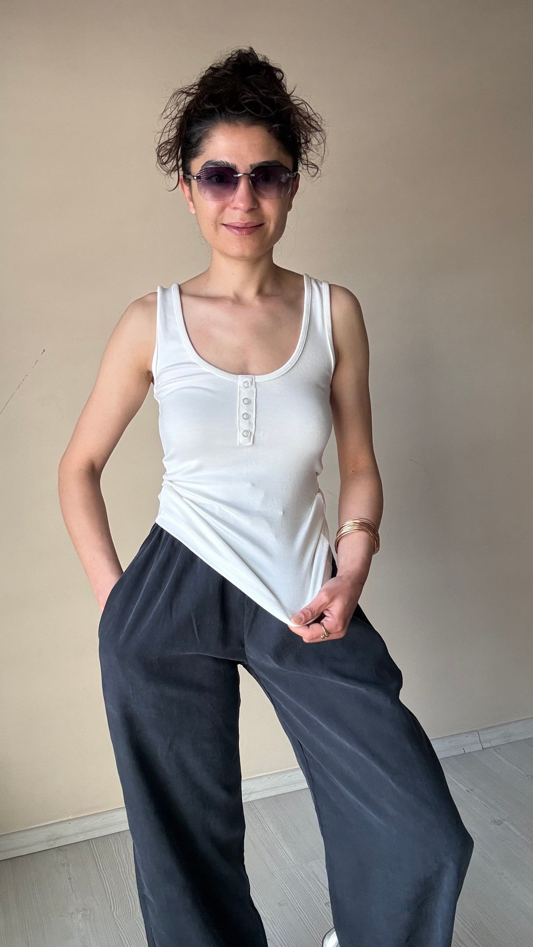 MD Düğme Detay Kolsuz Likralı Body