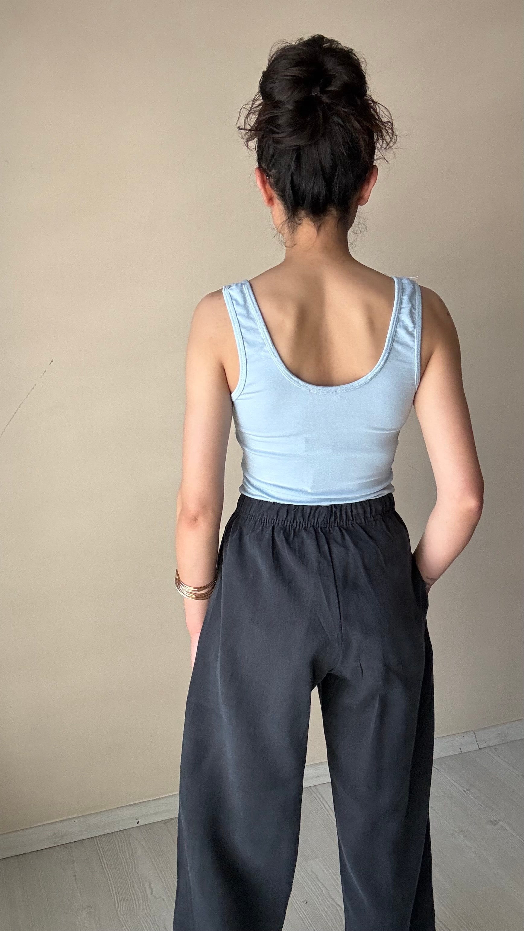 MD Düğme Detay Kolsuz Likralı Body
