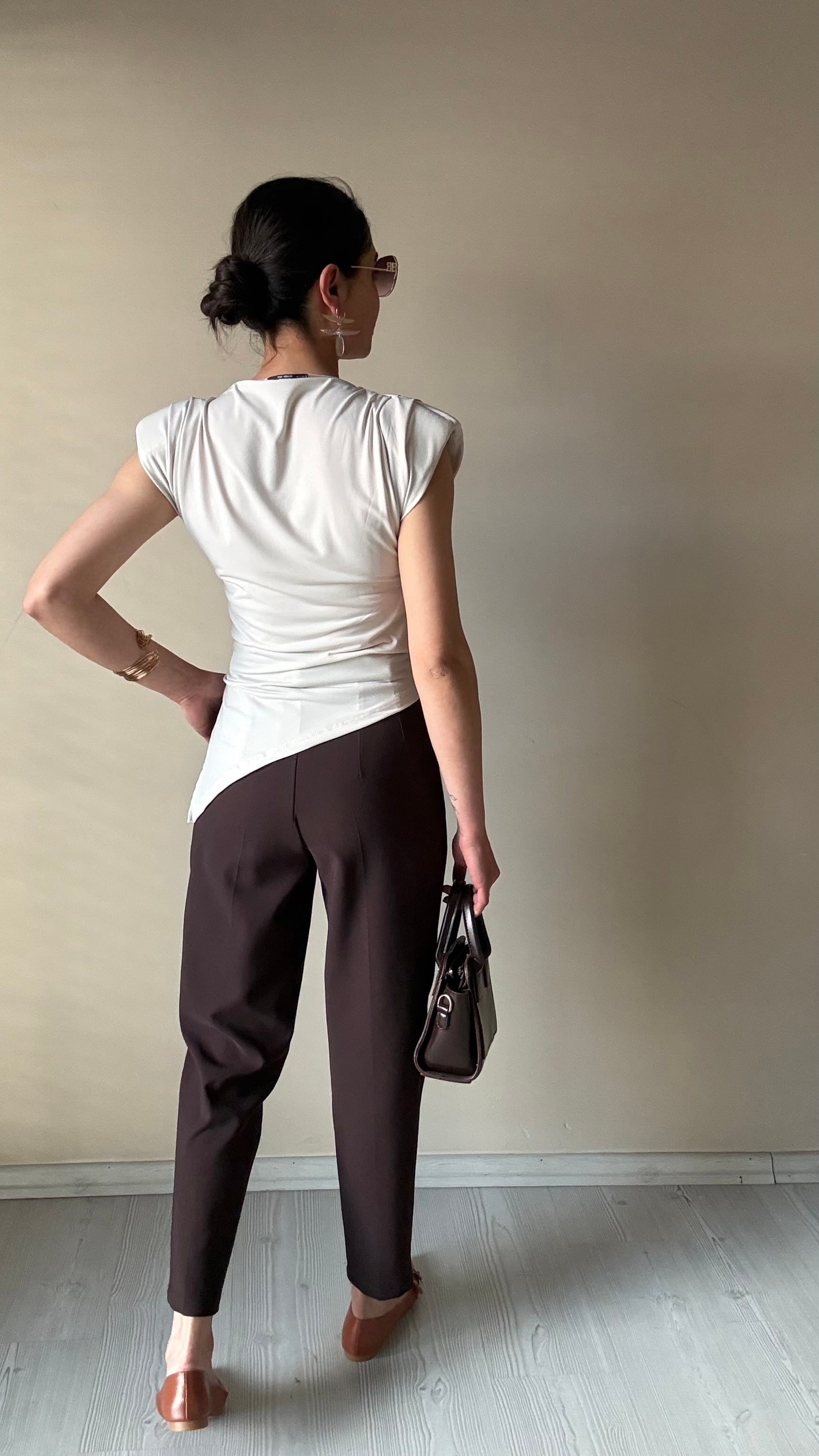 Nude omuz Vatkalı Asimetrik Bluz