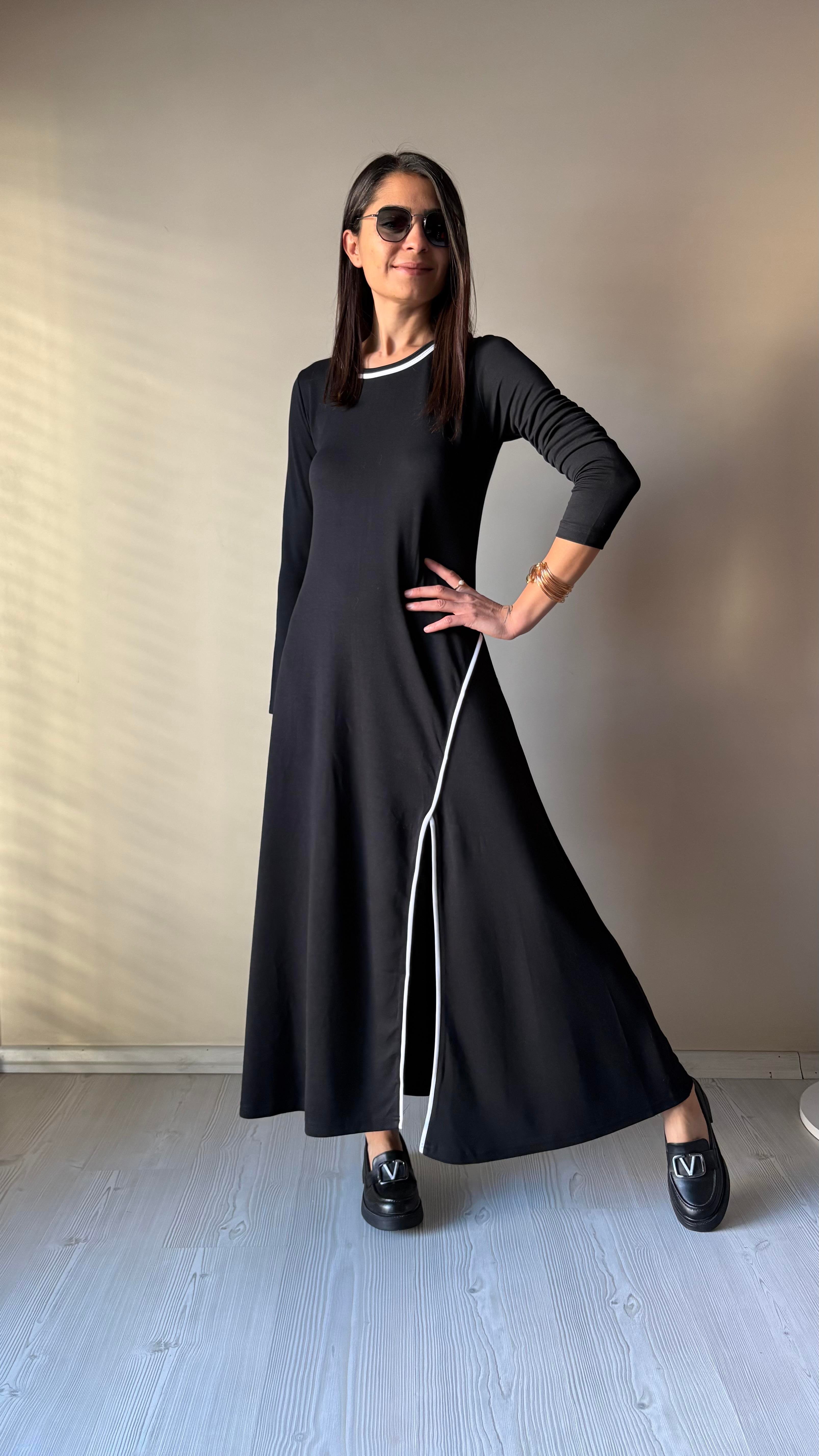 Siyah Dalgıç Yaka Biyeli Elbise