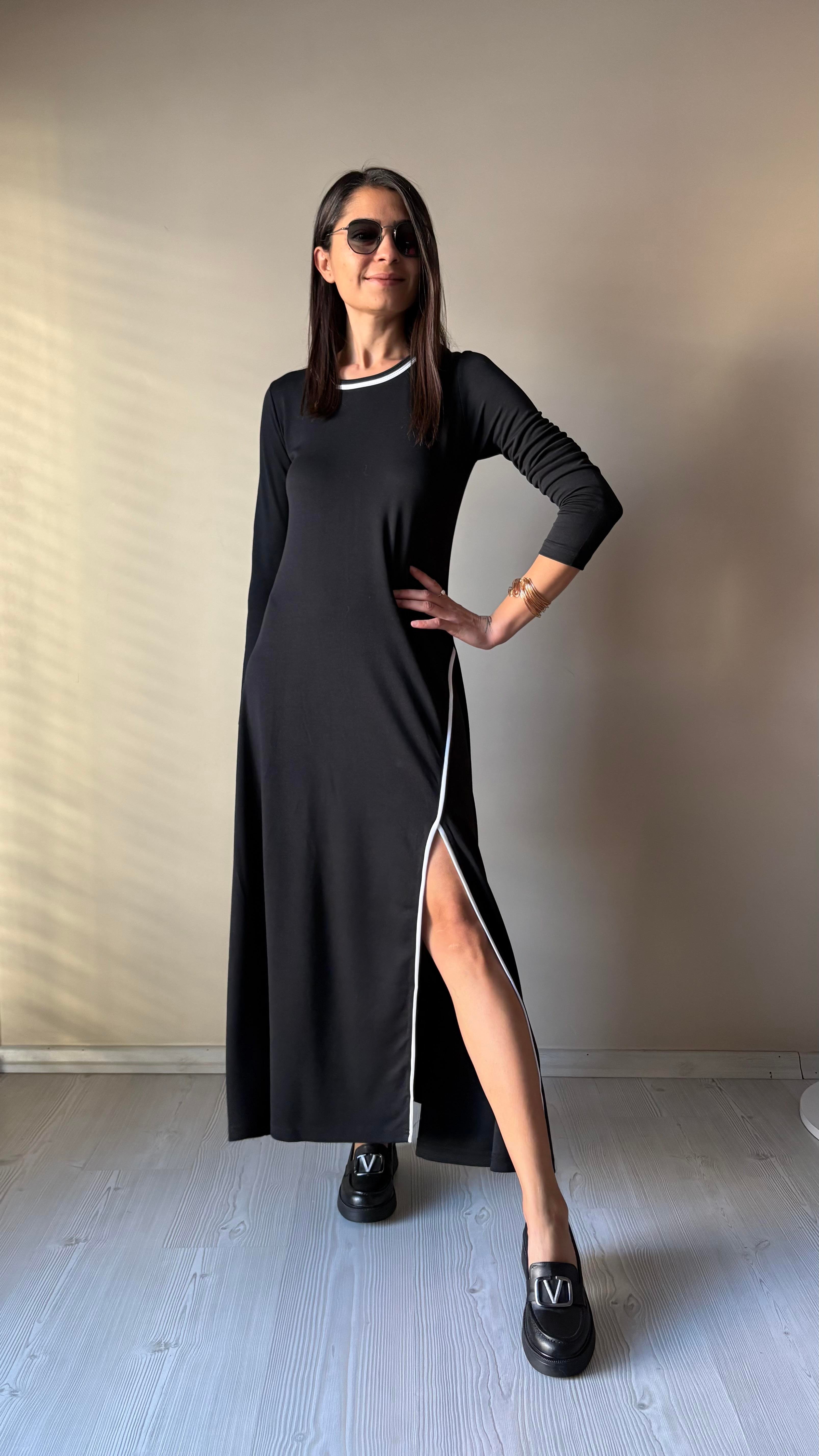 Siyah Dalgıç Yaka Biyeli Elbise