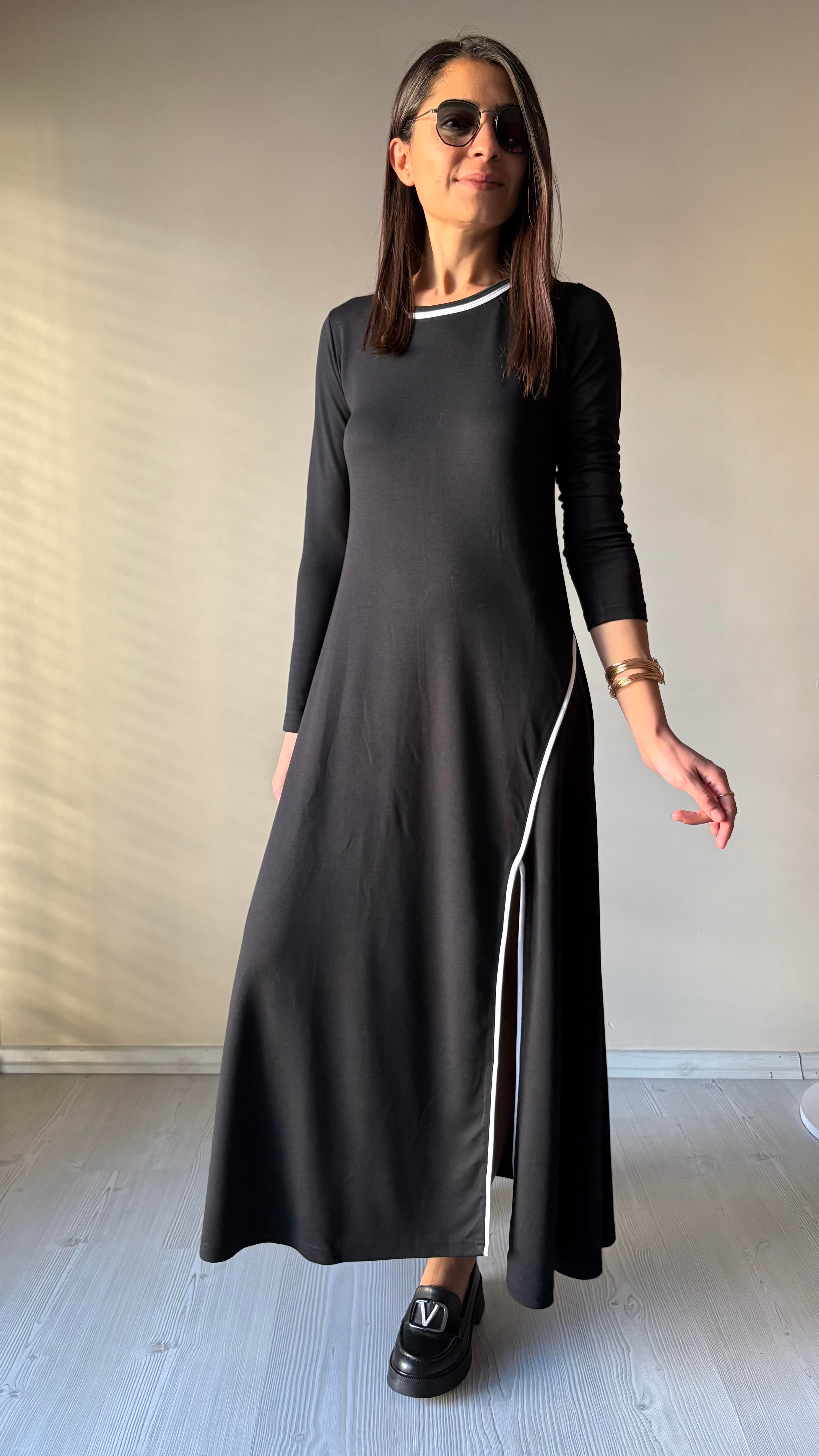 Siyah Dalgıç Yaka Biyeli Elbise