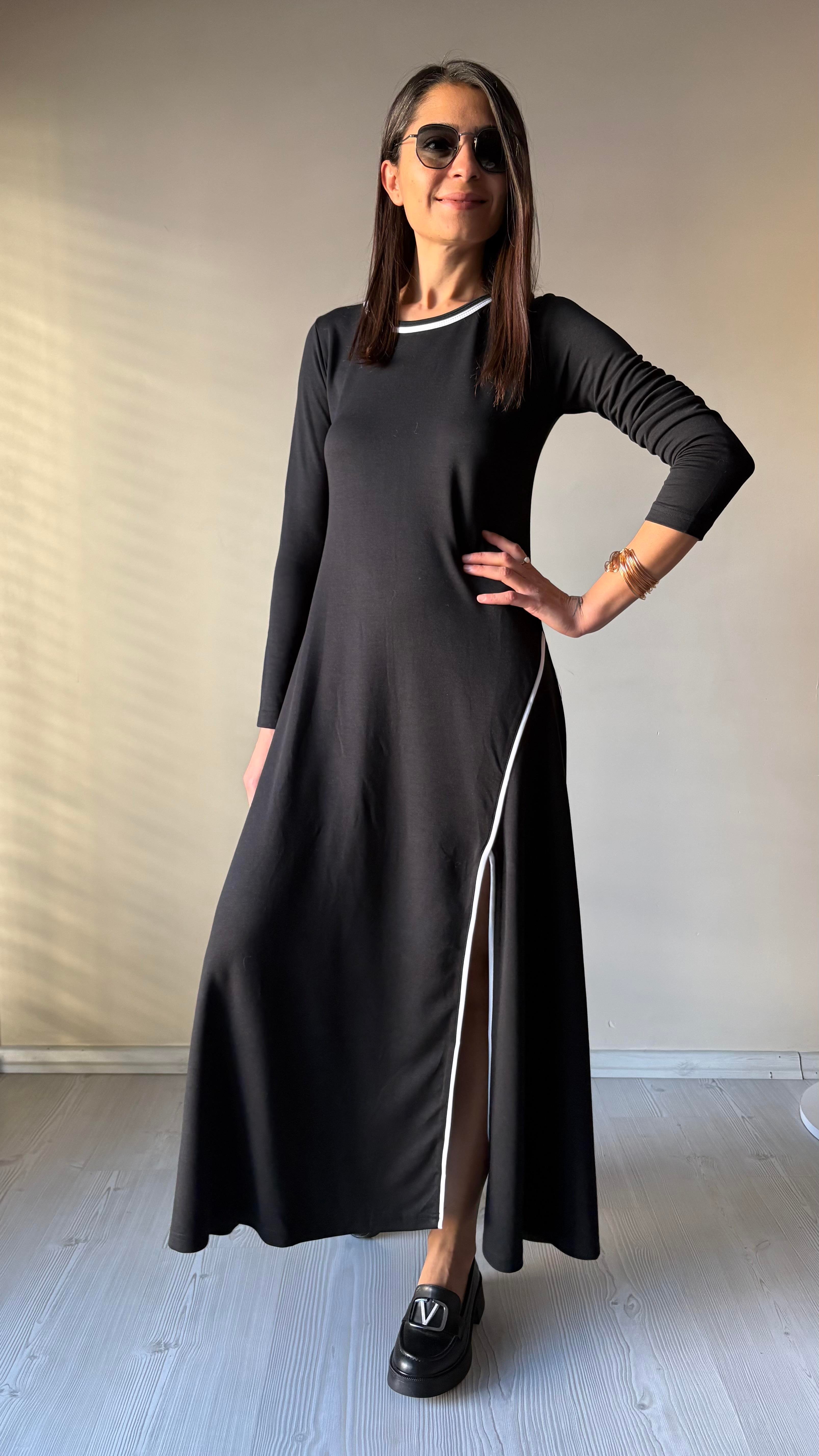 Siyah Dalgıç Yaka Biyeli Elbise