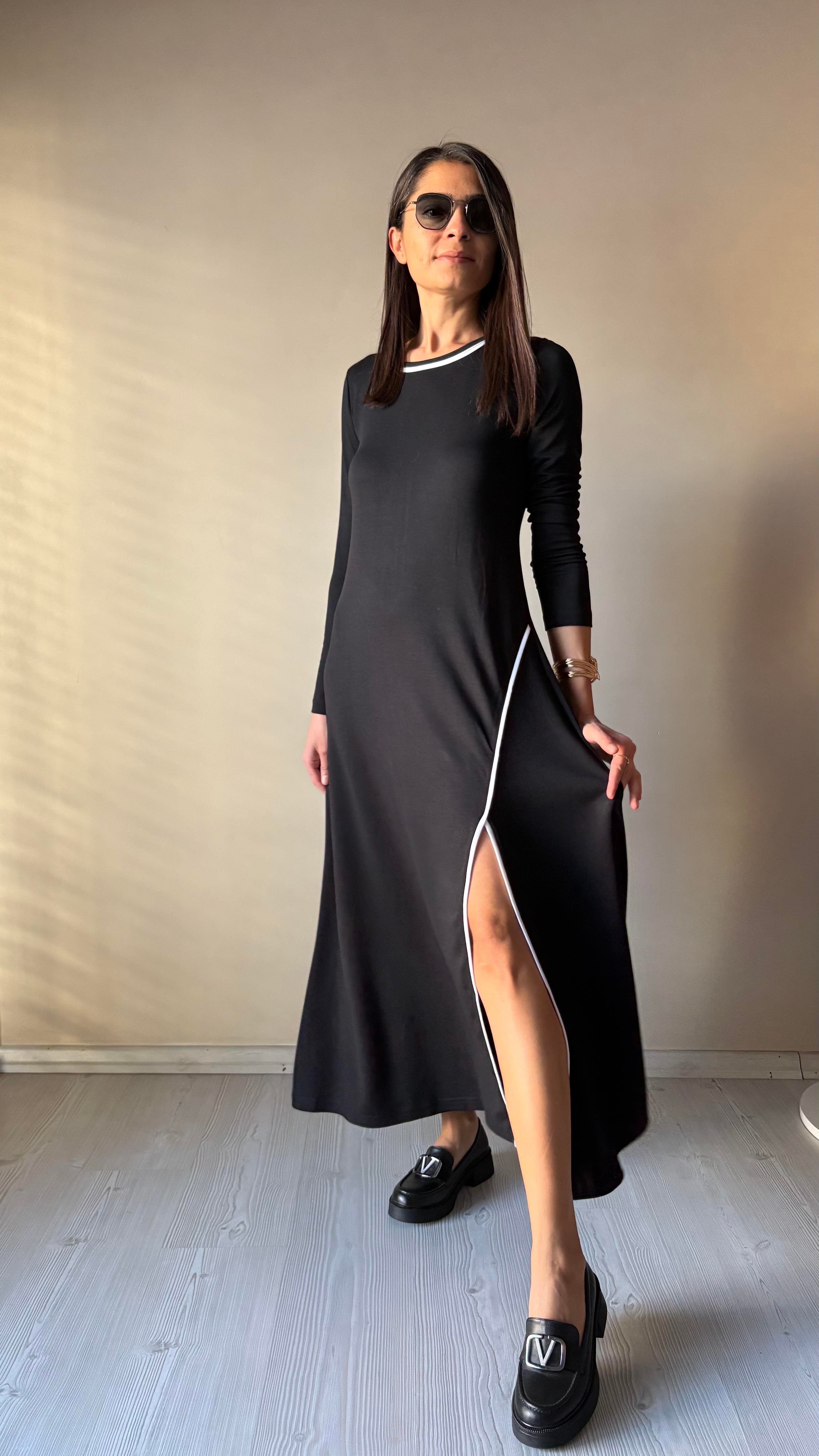 Siyah Dalgıç Yaka Biyeli Elbise