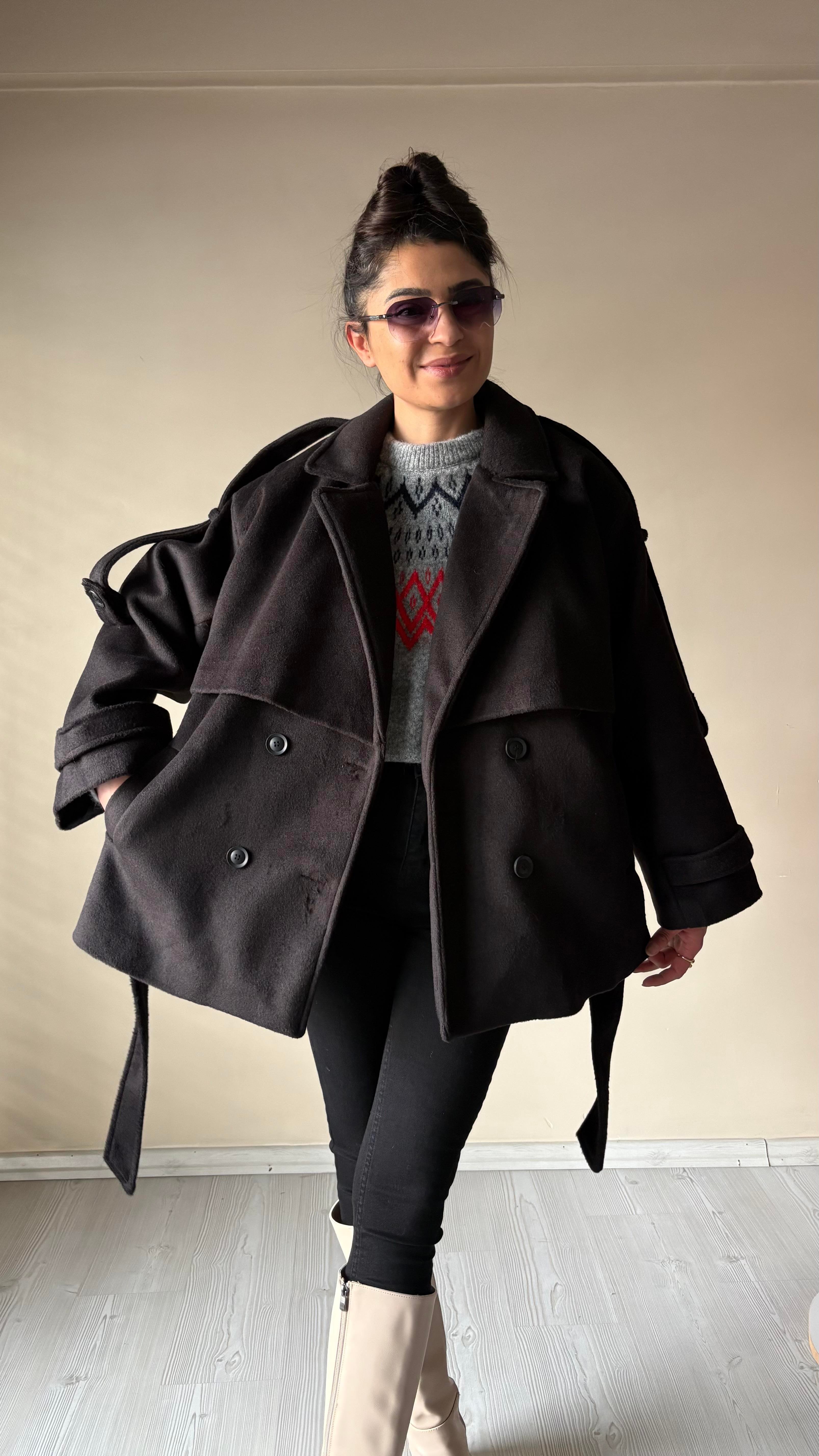 Siyah Moskov Kaşe Kaban