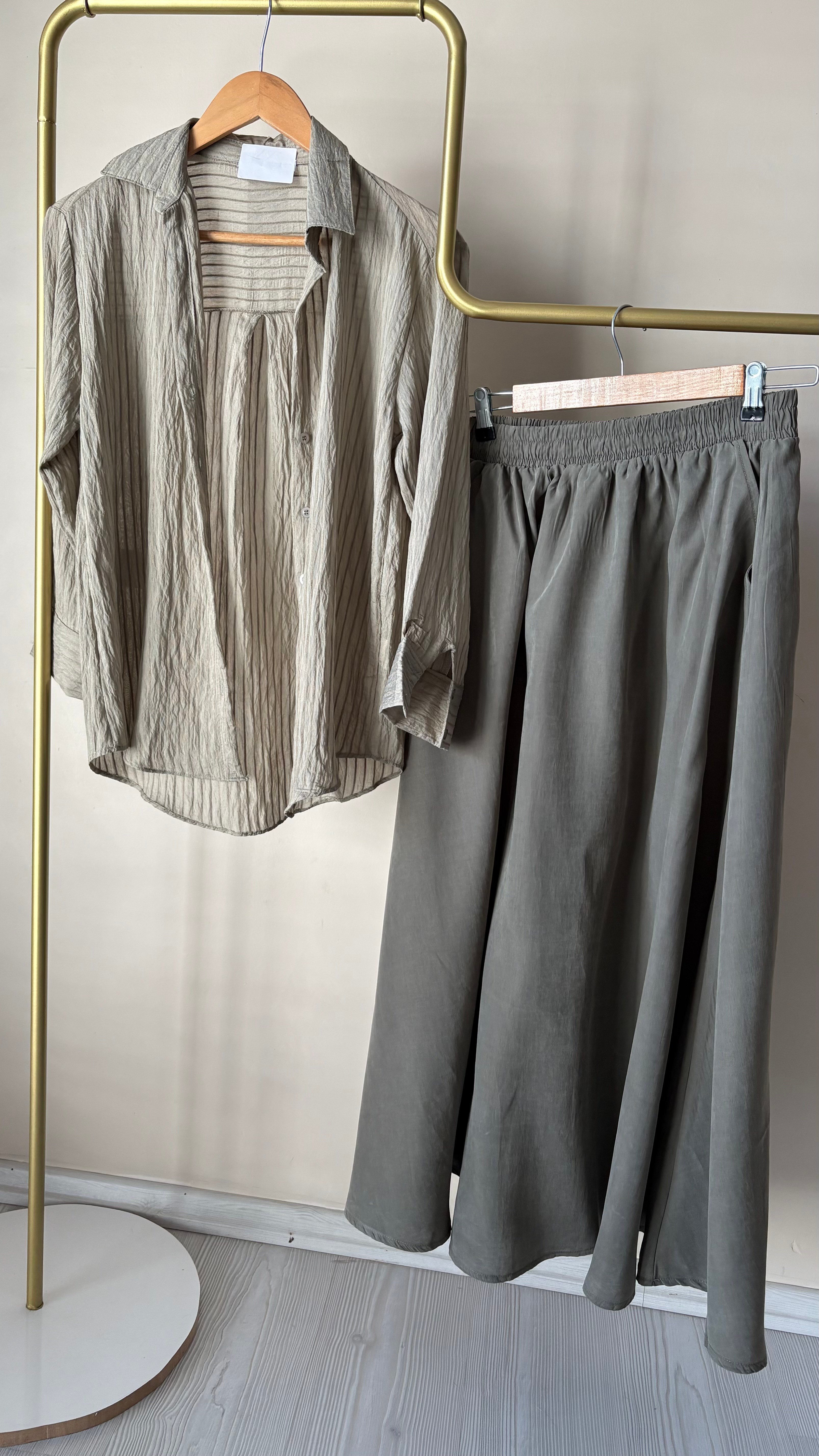 Yeşil Transparan Gömlek 