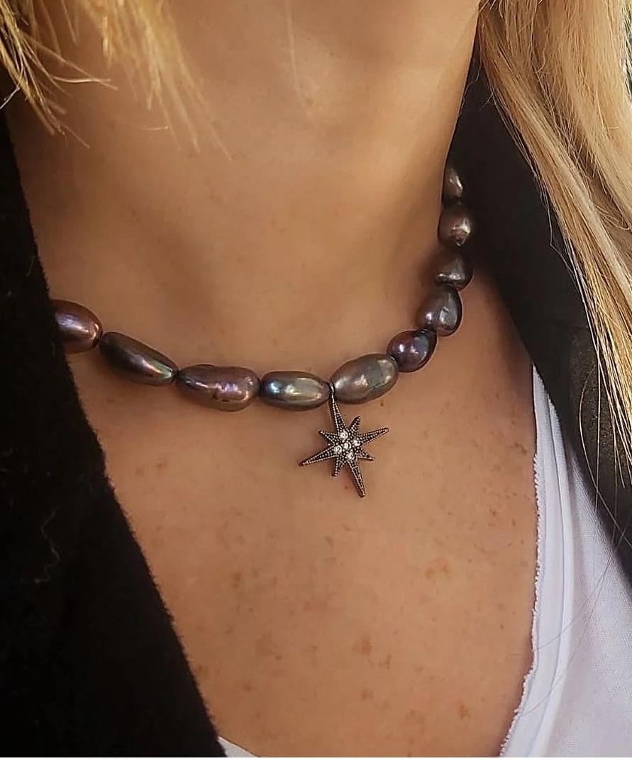 Black Pearl, Siyah İnci Kolye