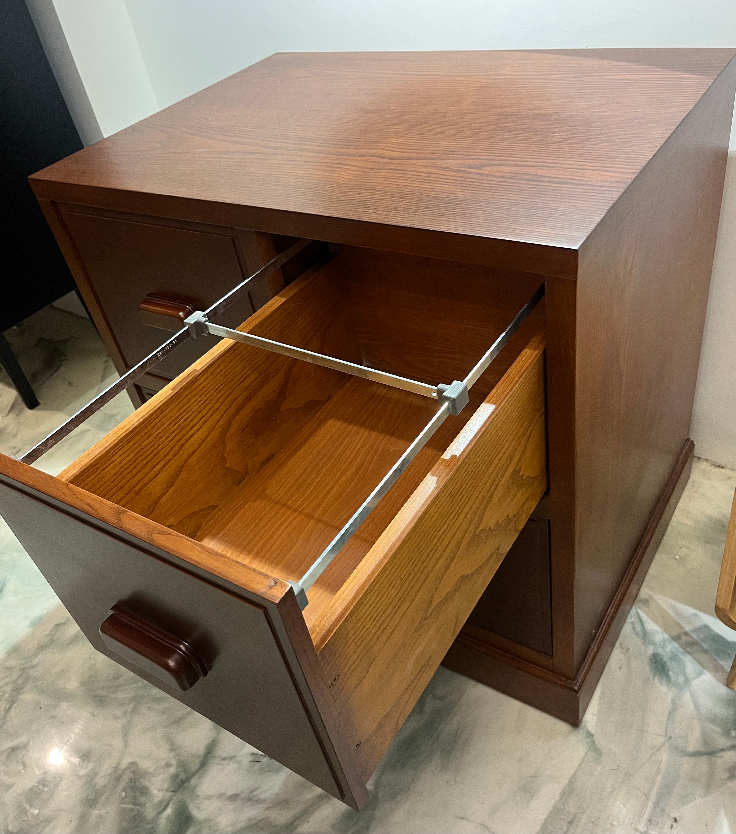 Dört Çekmeceli Komodin