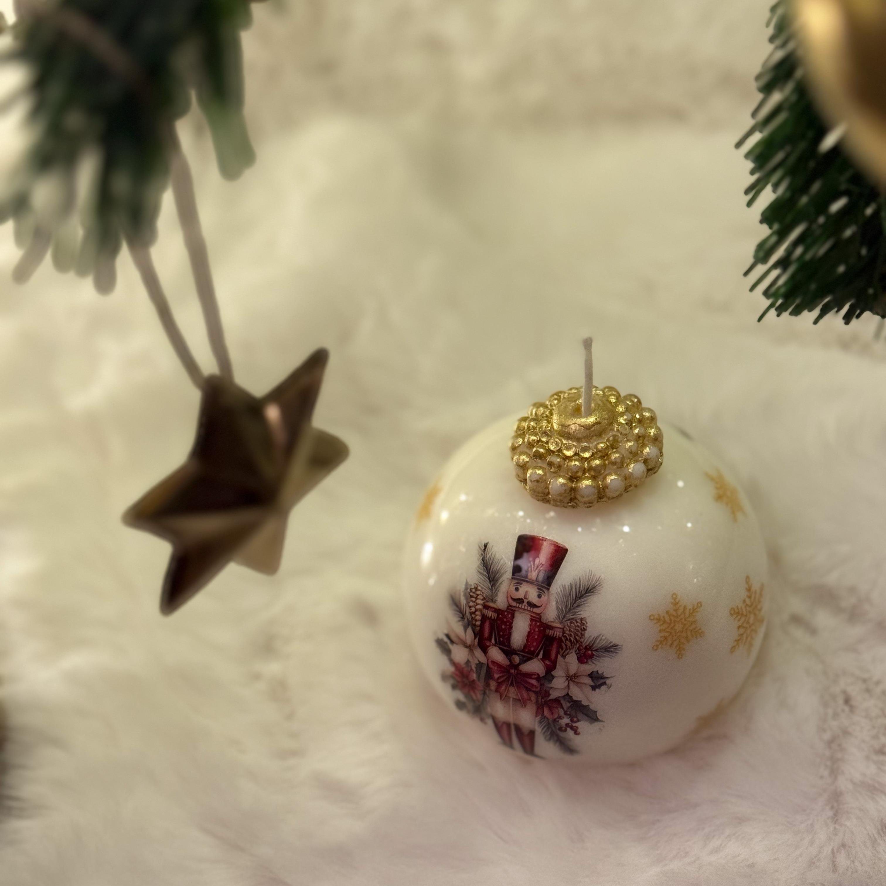 El Yapımı Yılbaşı Mumu – Nutcracker (Fındıkkıran) Desenli Soya Wax Dekoratif Mum