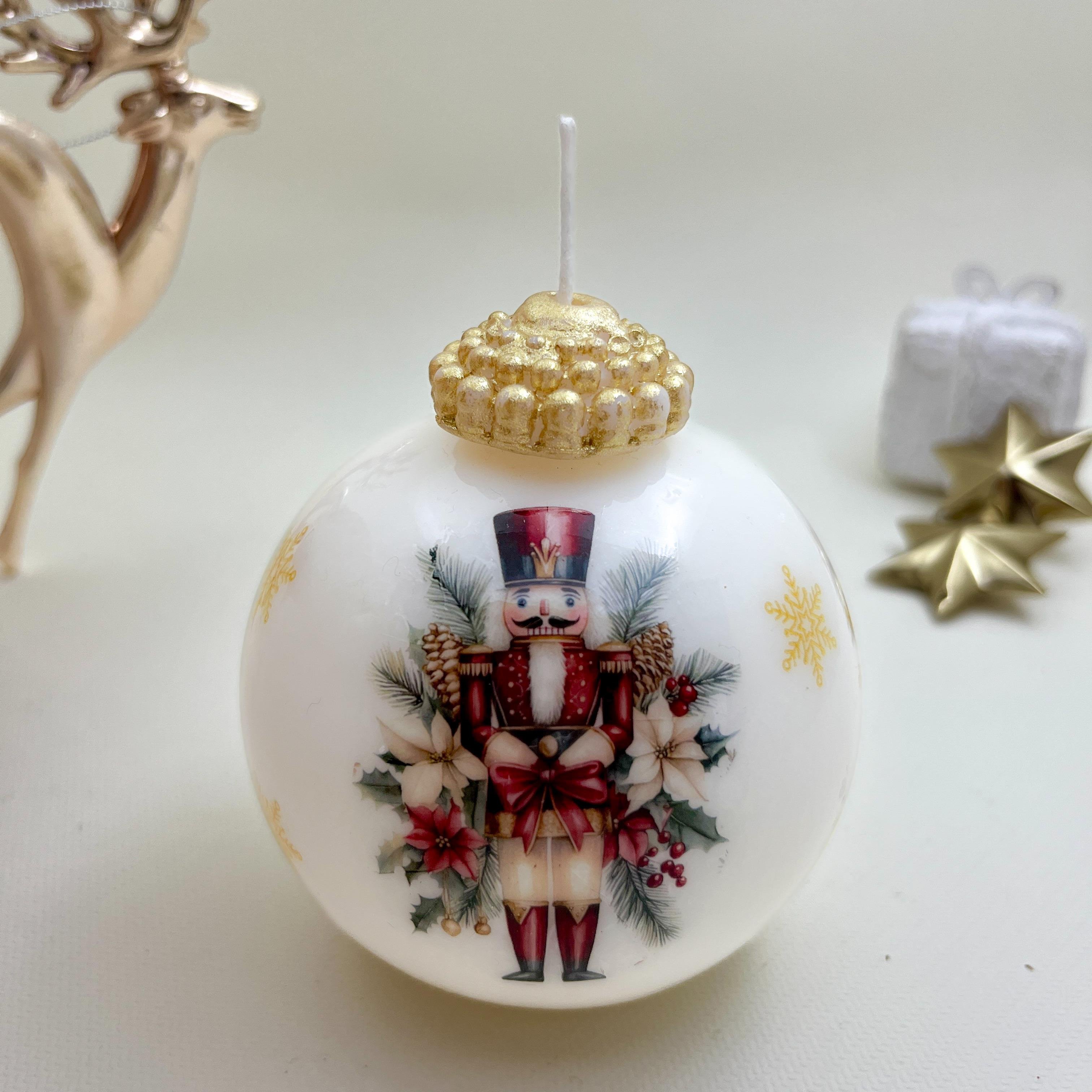 El Yapımı Yılbaşı Mumu – Nutcracker (Fındıkkıran) Desenli Soya Wax Dekoratif Mum