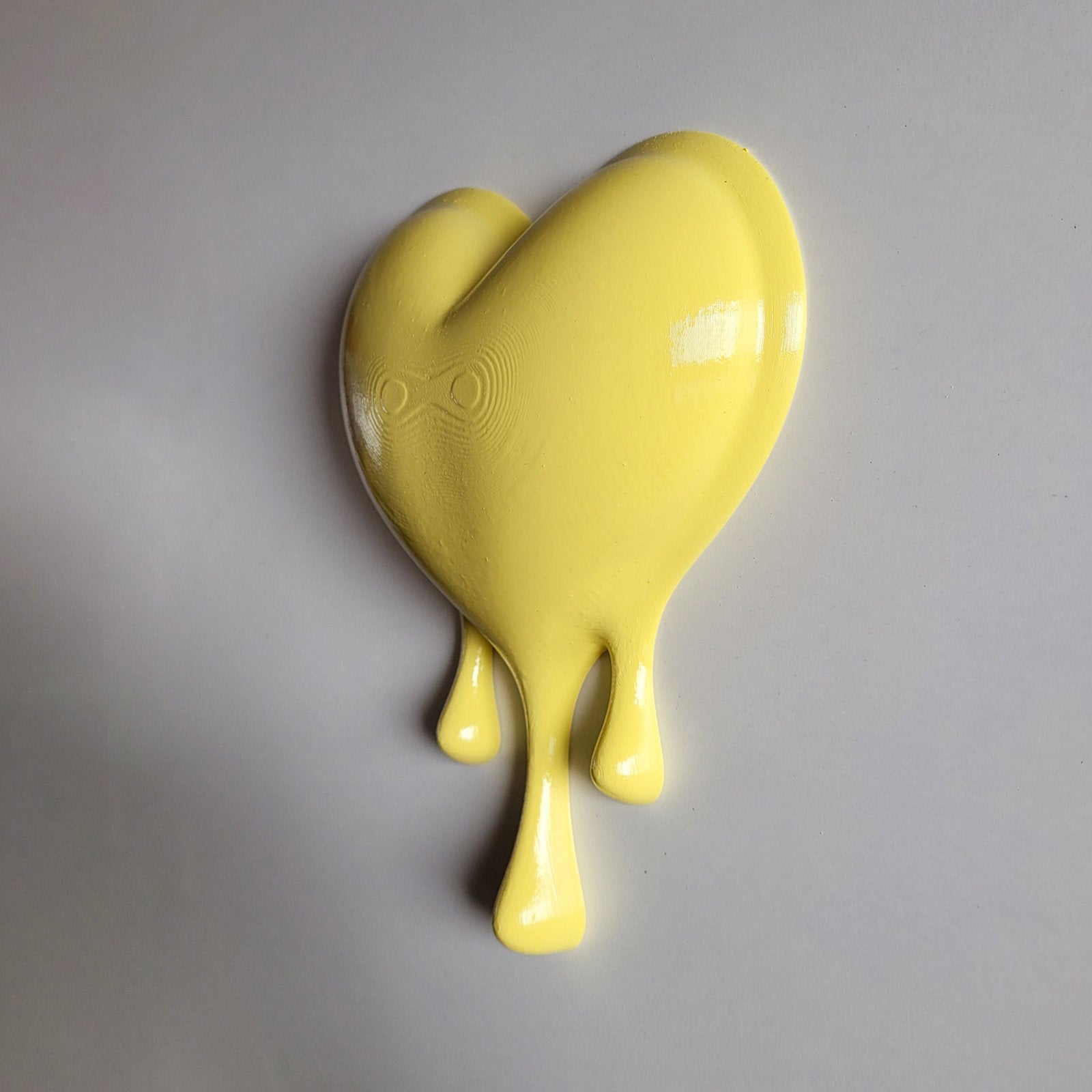 Eriyen Kalp Duvar Dekoru | Pastel Sarı