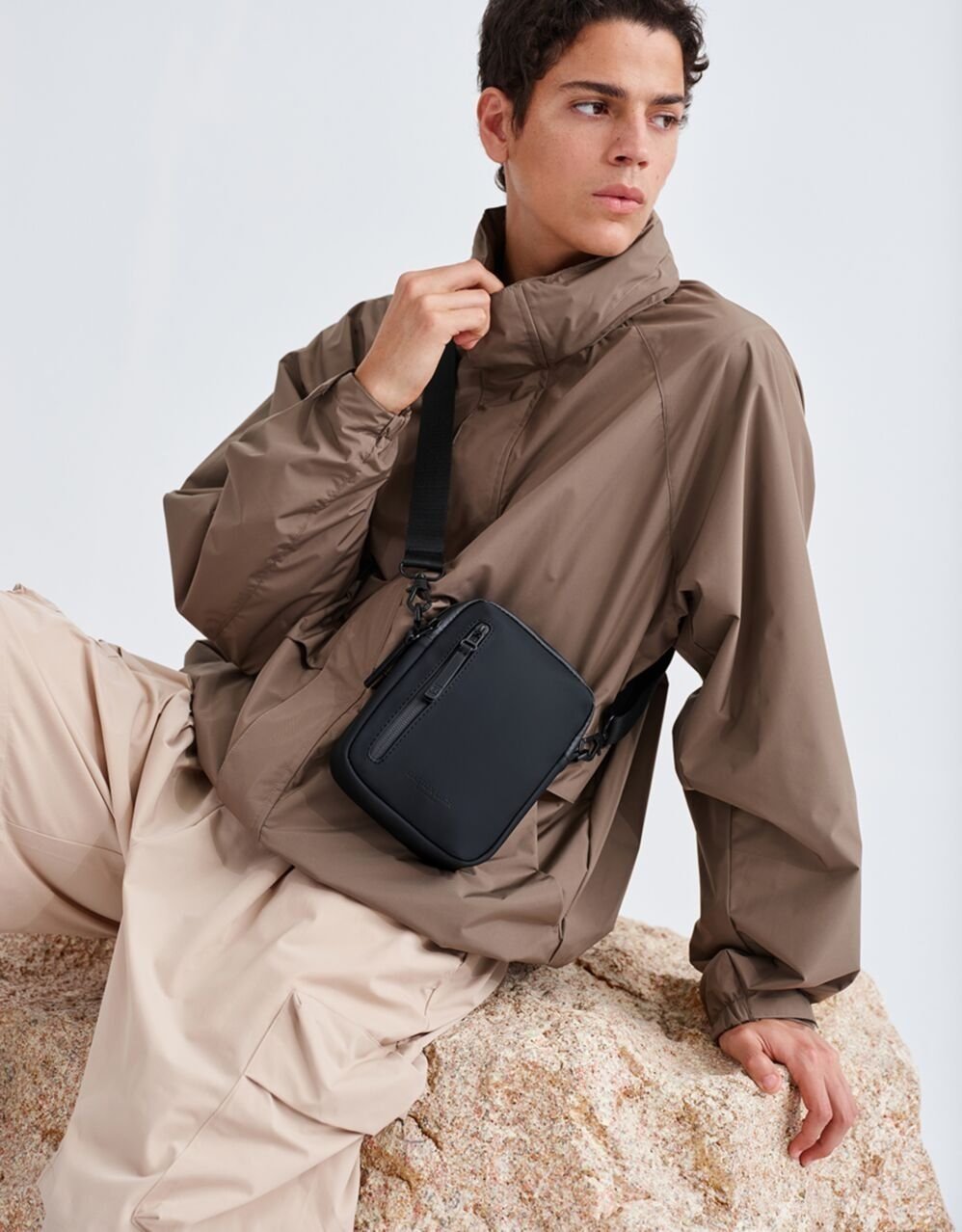Gaston Luga Dash Vertı Crossbody Çanta - Siyah