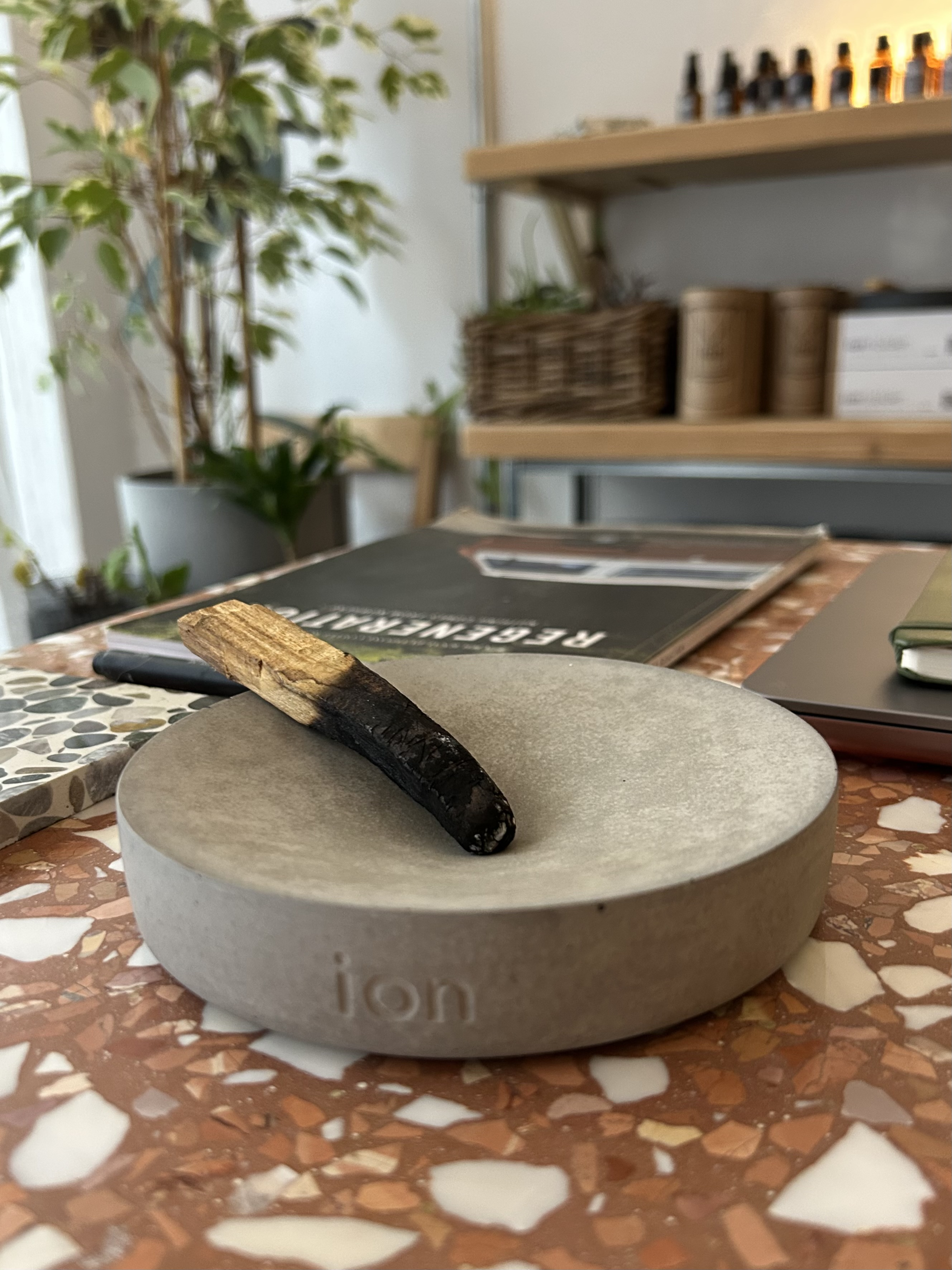 ion palo santo tabağı