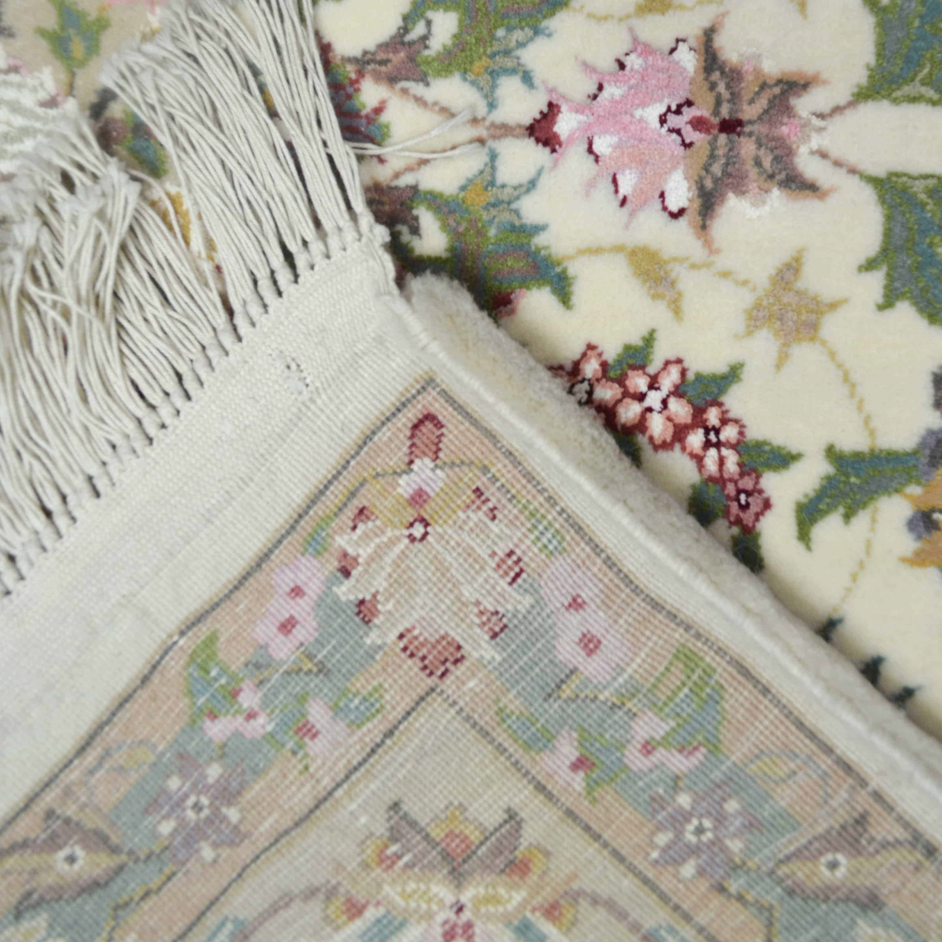 İran İsfahan El Dokuma Krem ve Bej Renk Yün ve İpek Halı 123x185 cm