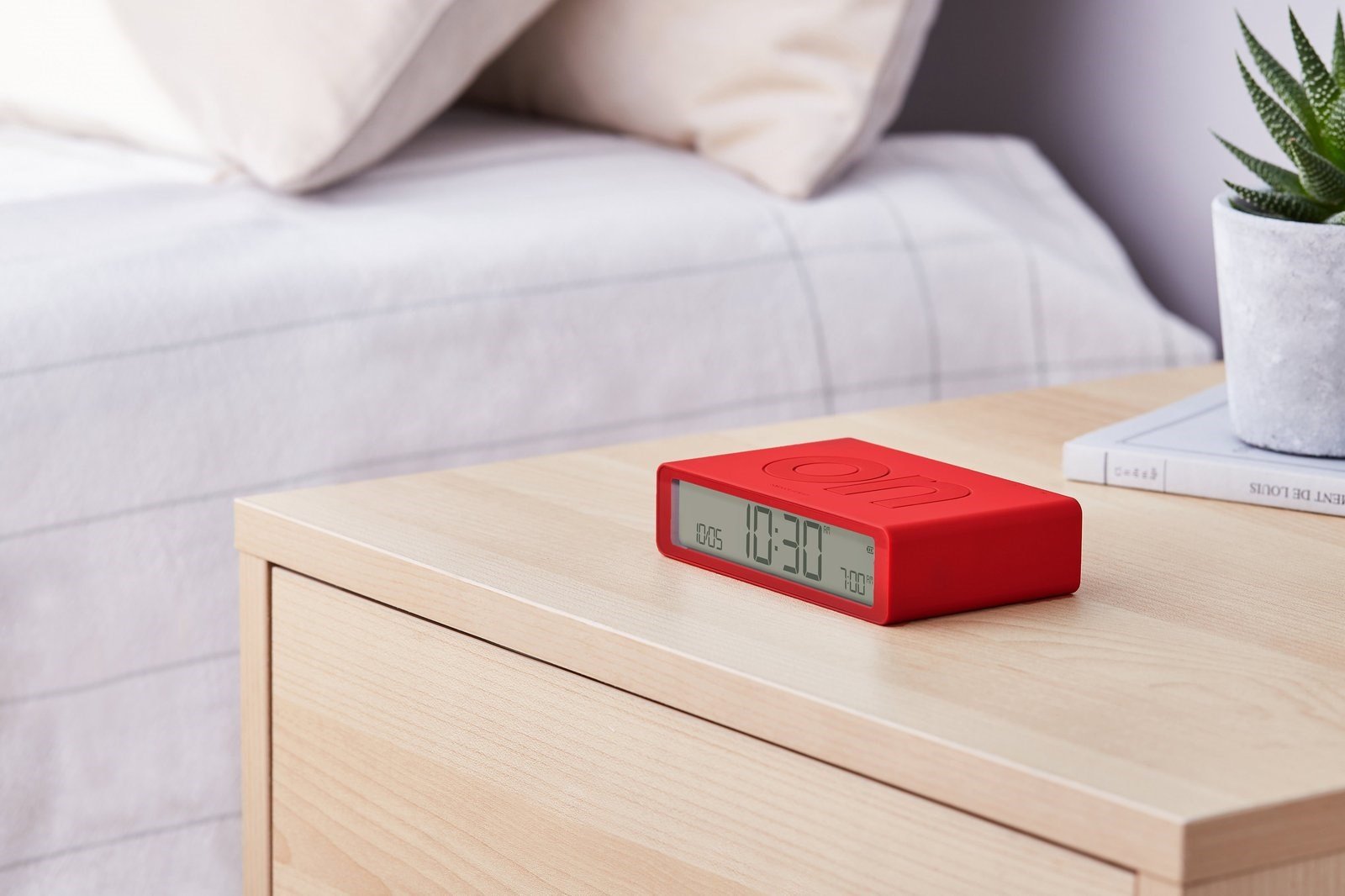 Lexon Flip Klasik Şarj Edilebilir Alarm Saat Kırmızı