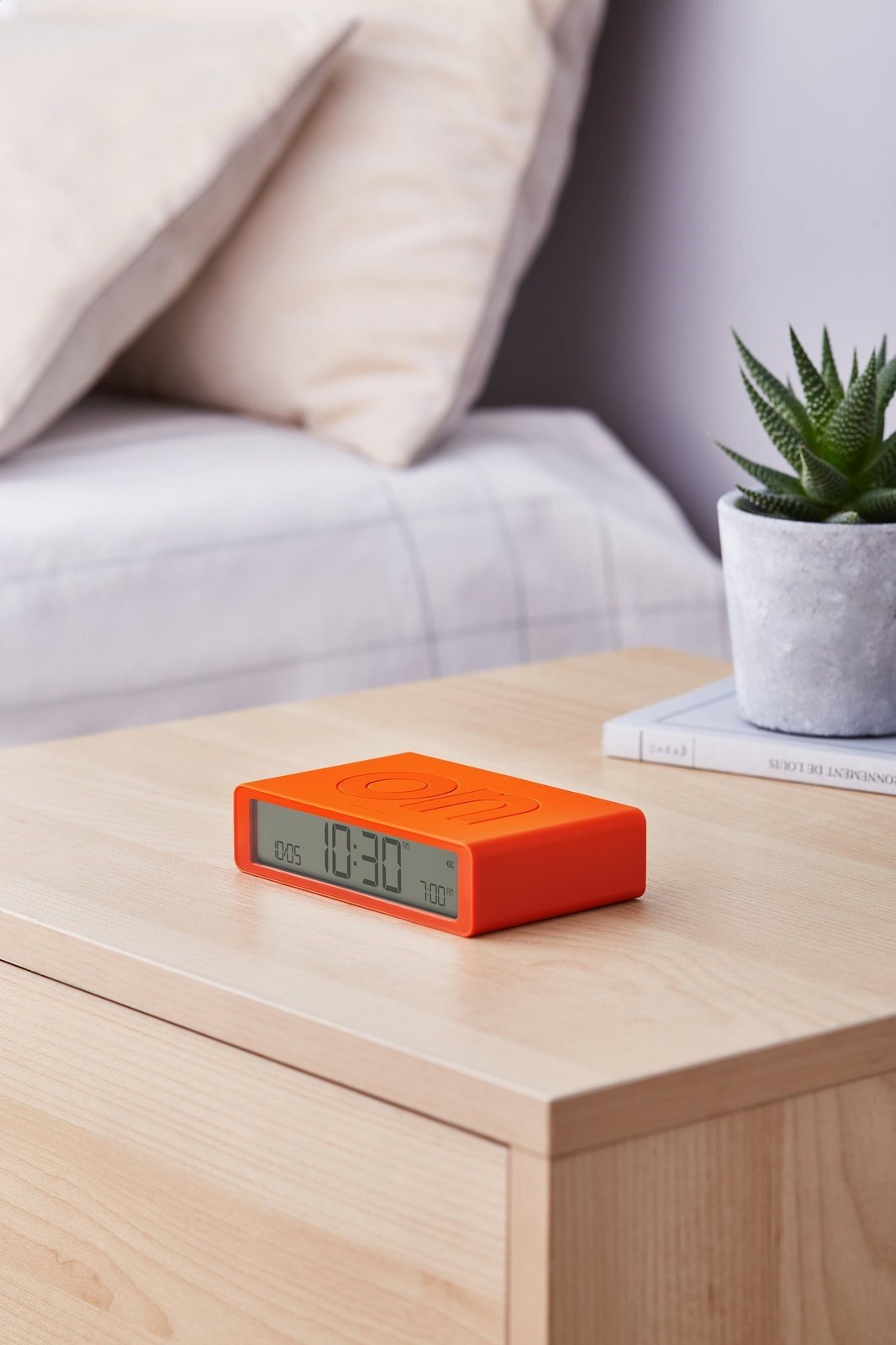 Lexon Flip Klasik Şarj Edilebilir Alarm Saat Turuncu