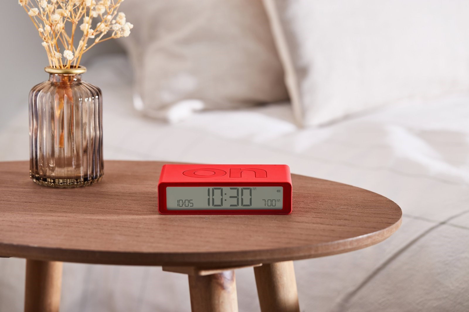 Lexon Flip Klasik Şarj Edilebilir Alarm Saat Kırmızı