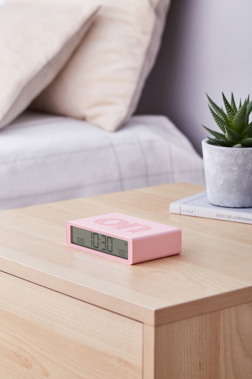 Lexon Flip Klasik Şarj Edilebilir Alarm Saat Pembe