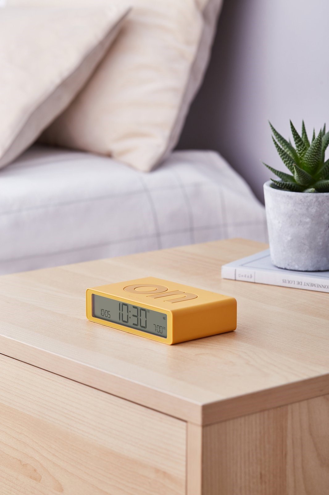 Lexon Flip Klasik Şarj Edilebilir Alarm Saat Sarı