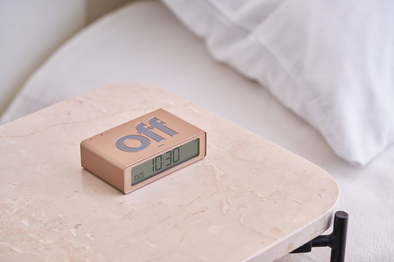 Lexon Flip Mini Şarj Edilebilir Alarm Saat Dore