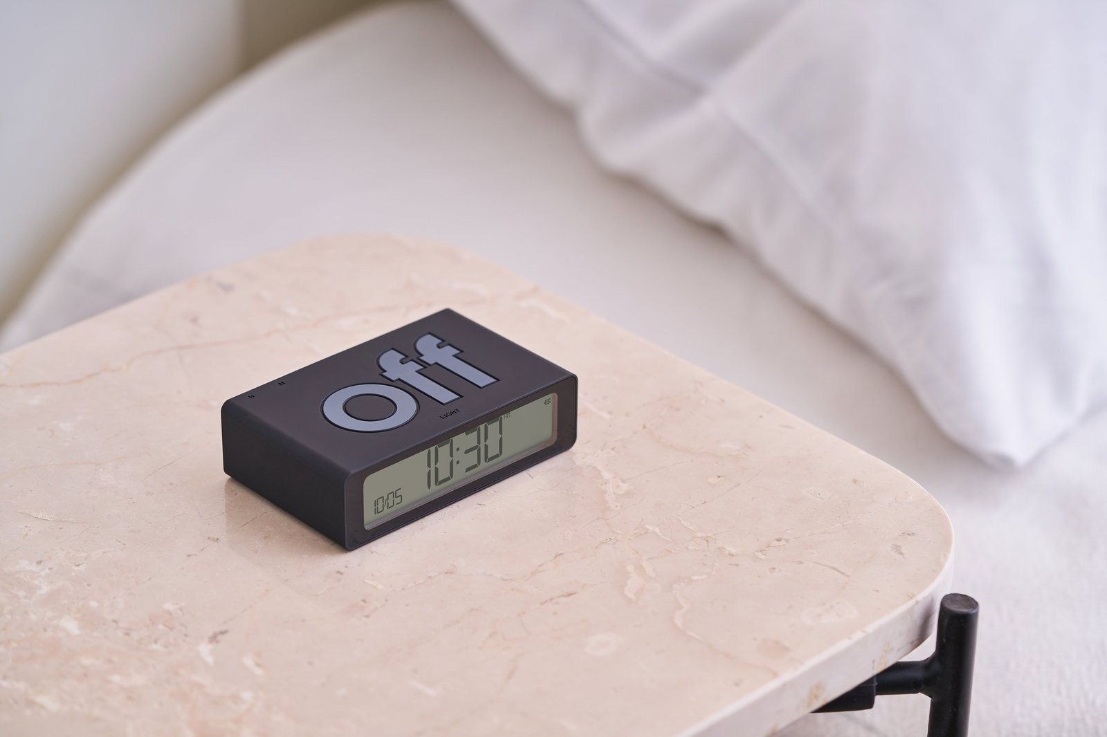 Lexon Flip Mini Şarj Edilebilir Alarm Saat Siyah
