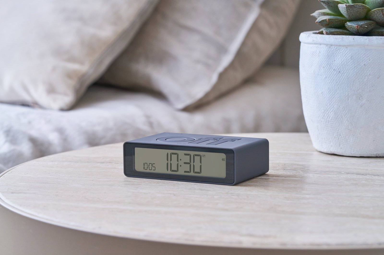 Lexon Flip Mini Şarj Edilebilir Alarm Saat Koyu Gri
