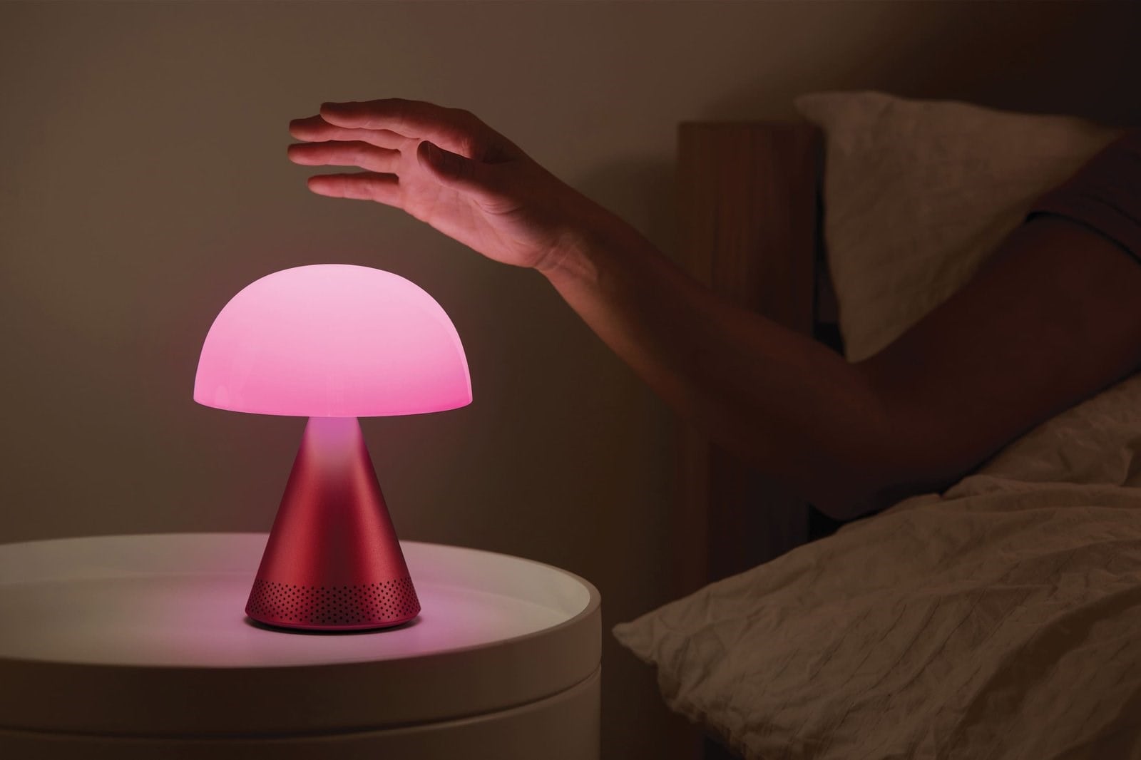 Lexon Mina L Led Lamba ve  Bluetooth Hoparlör Koyu Kırmızı