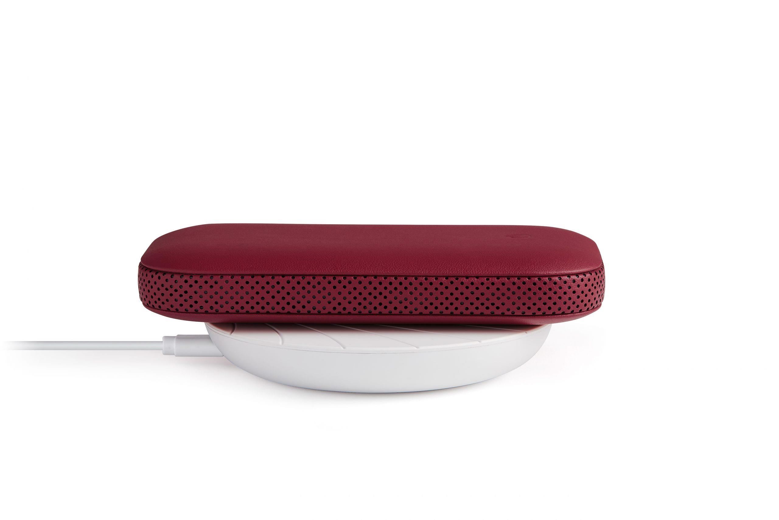 Lexon Powersound Deri Kablosuz  Şarj Cihazı ve Bluetooth Hoparlör Kırmızı