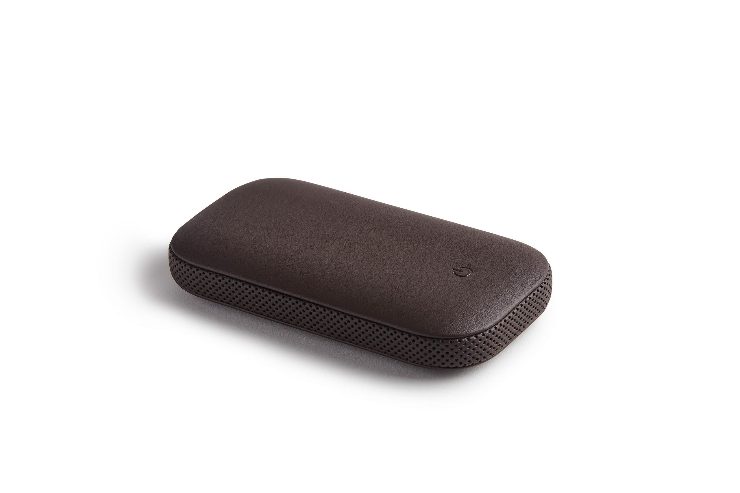 Lexon Powersound Deri Kablosuz Şarj Cihazı ve Bluetooth Hoparlör Kahverengi