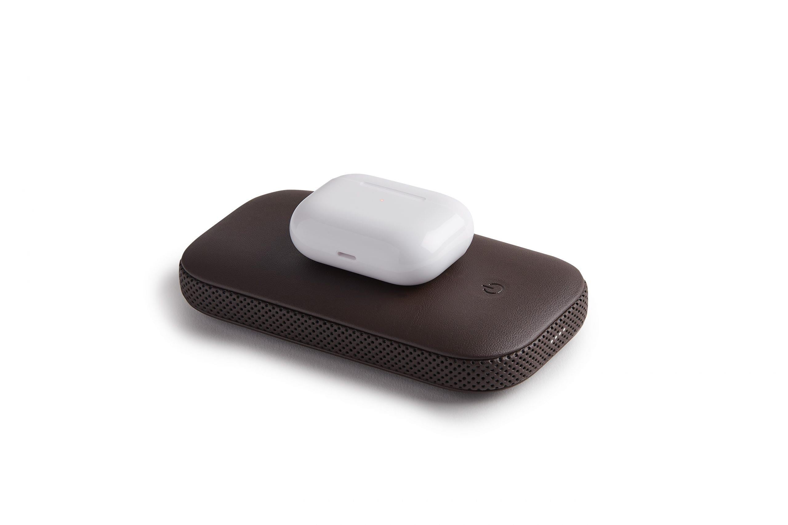 Lexon Powersound Deri Kablosuz Şarj Cihazı ve Bluetooth Hoparlör Kahverengi